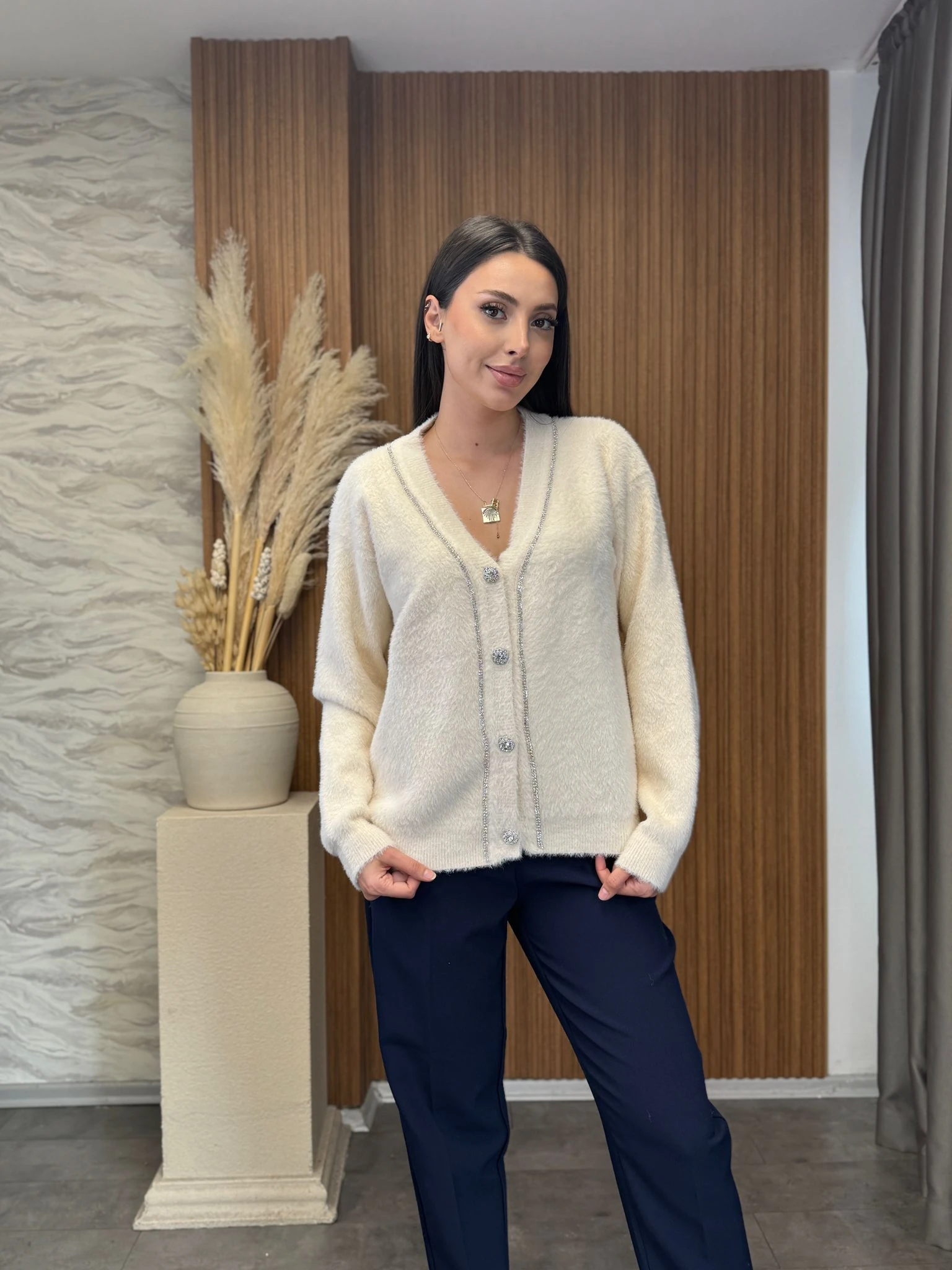 Taş Detaylı Hırka