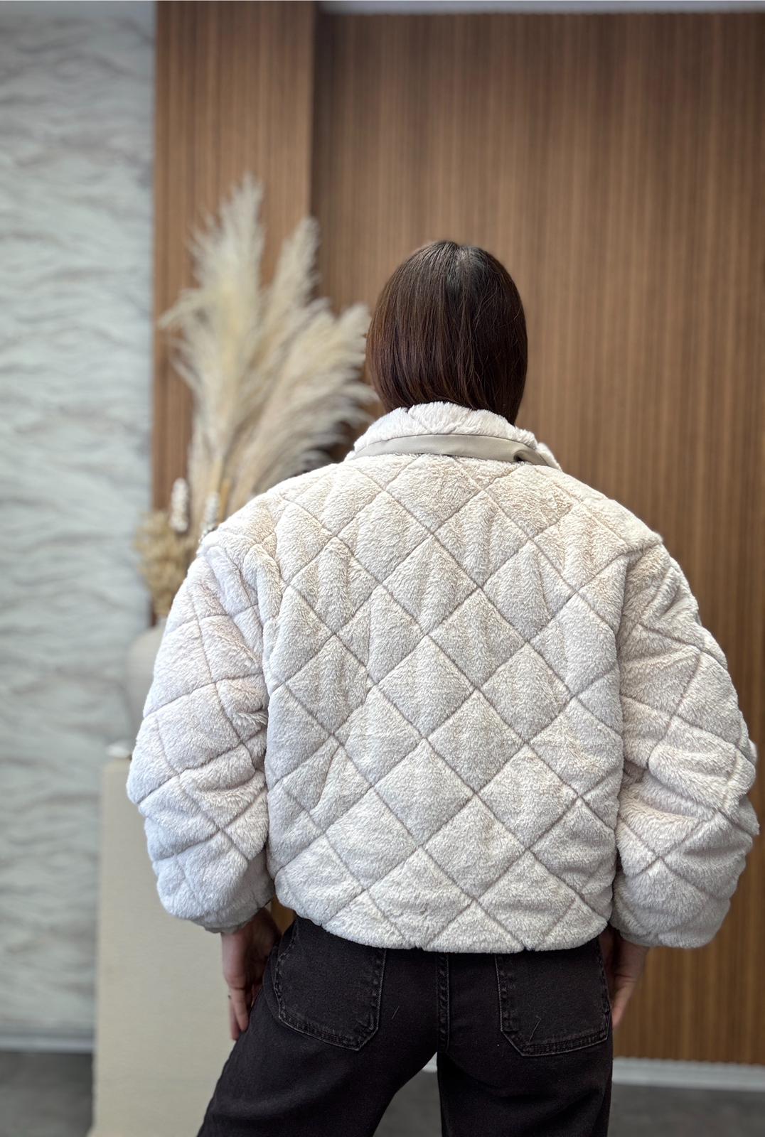 Baklava Desenli Pelüş Mont 