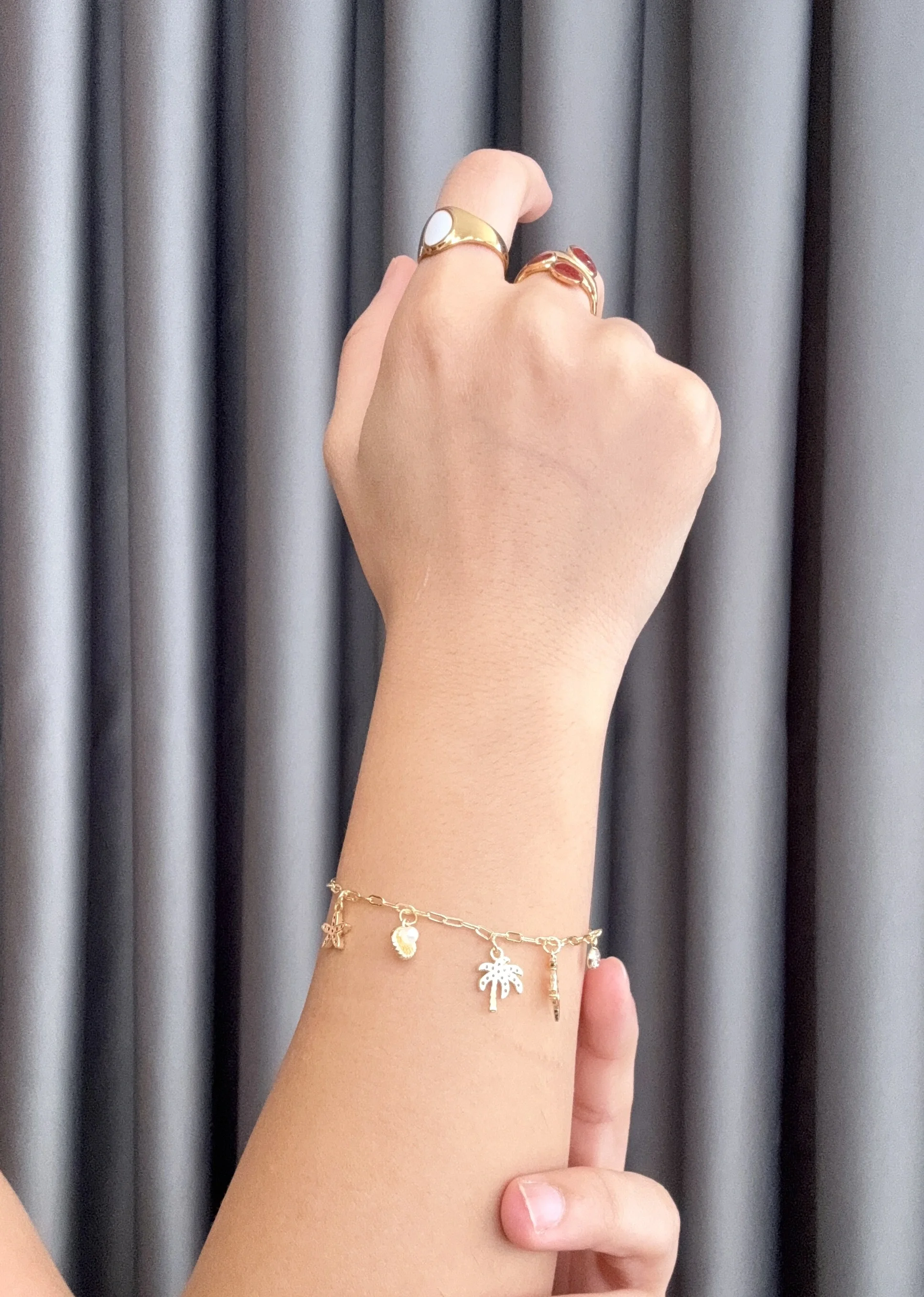 Deniz Kabuğu Ve Yıldız Charm’lı Bileklik