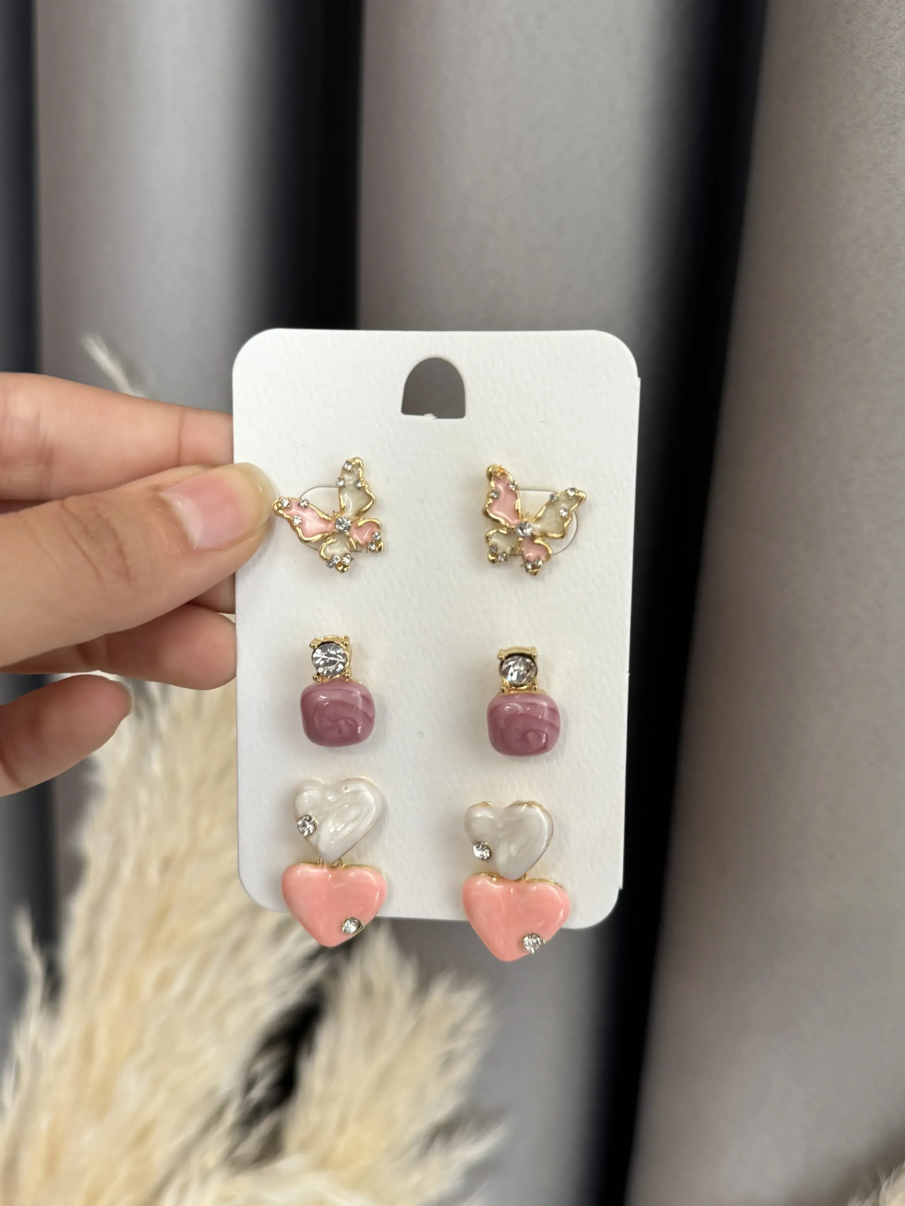 3’lü Gold Kelebek ve Kalpli Küpe Seti