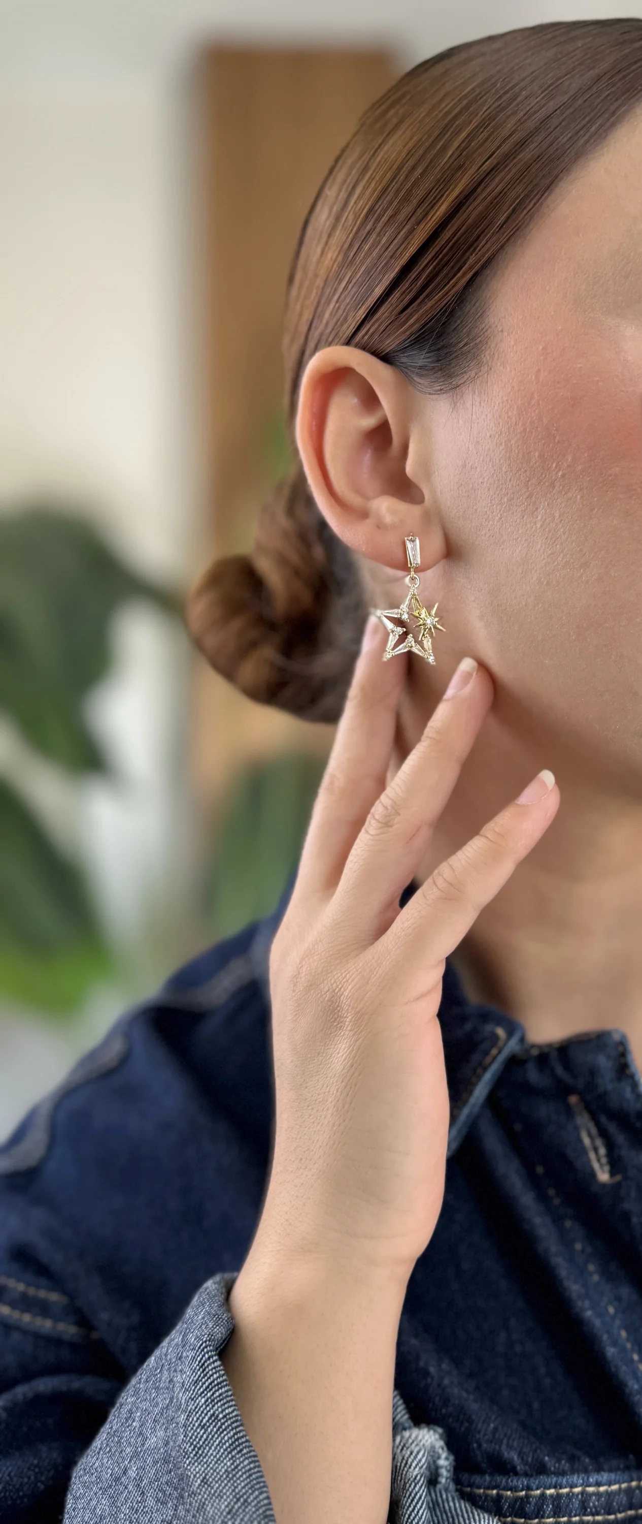 Yıldız Sembollü Sallantılı Küpe