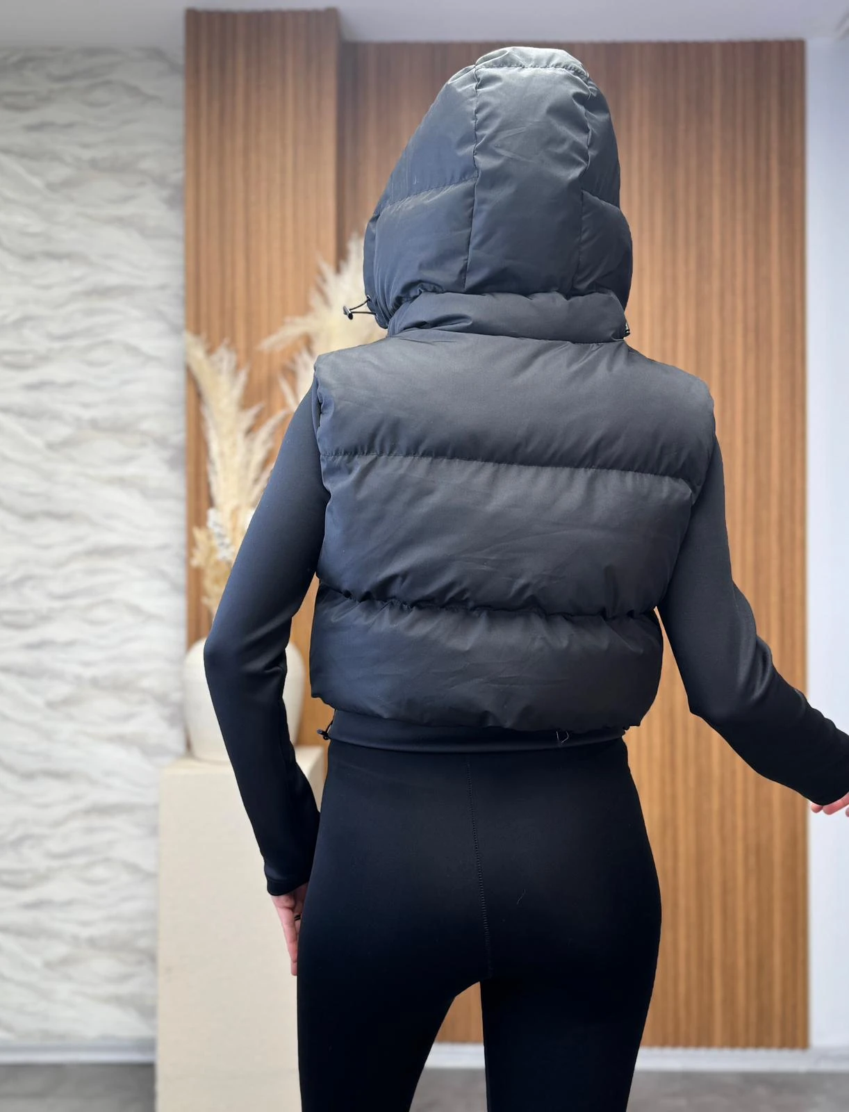 Beli Manşetli Kısa Mont