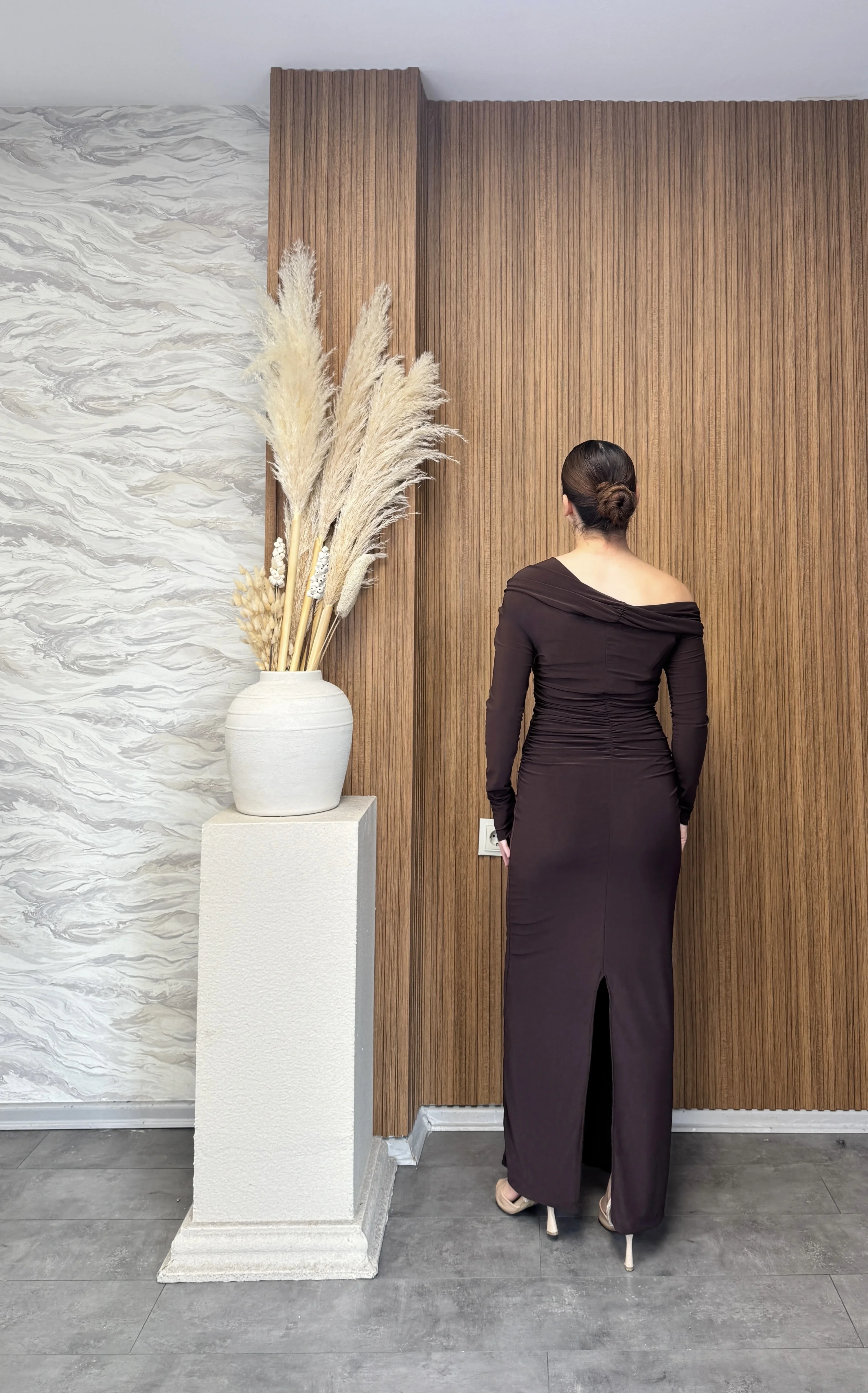 Madonna Yaka Tokalı Sandy Elbise