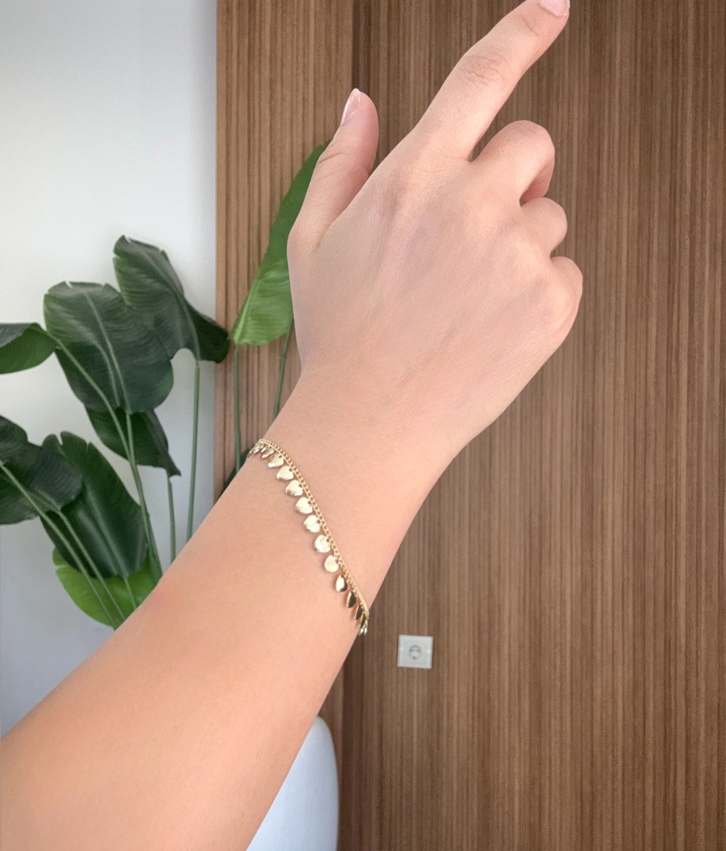 Pullu Kalp Detaylı Bileklik