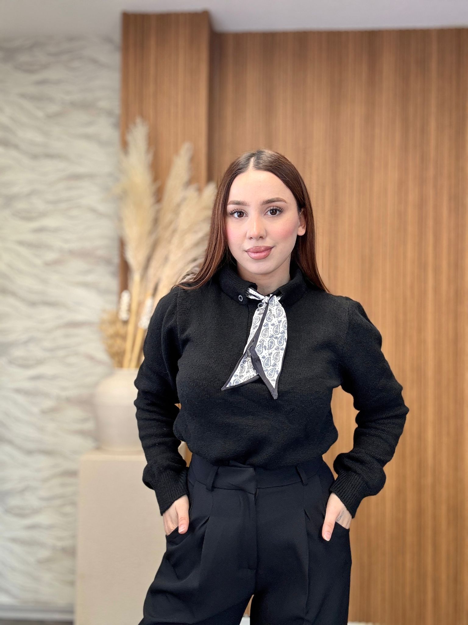 Polo Yaka Fularlı Kazak