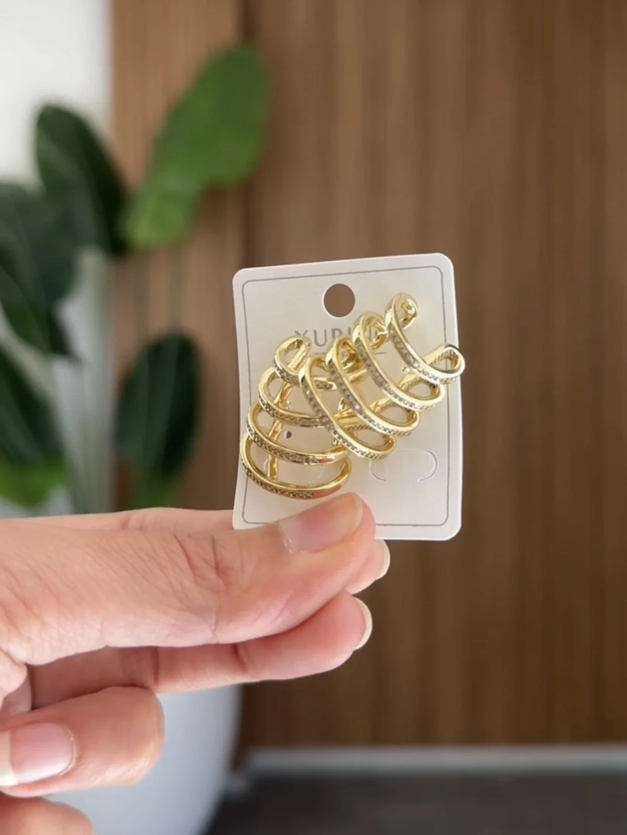 4’lü Görünümlü Halka Model Küpe