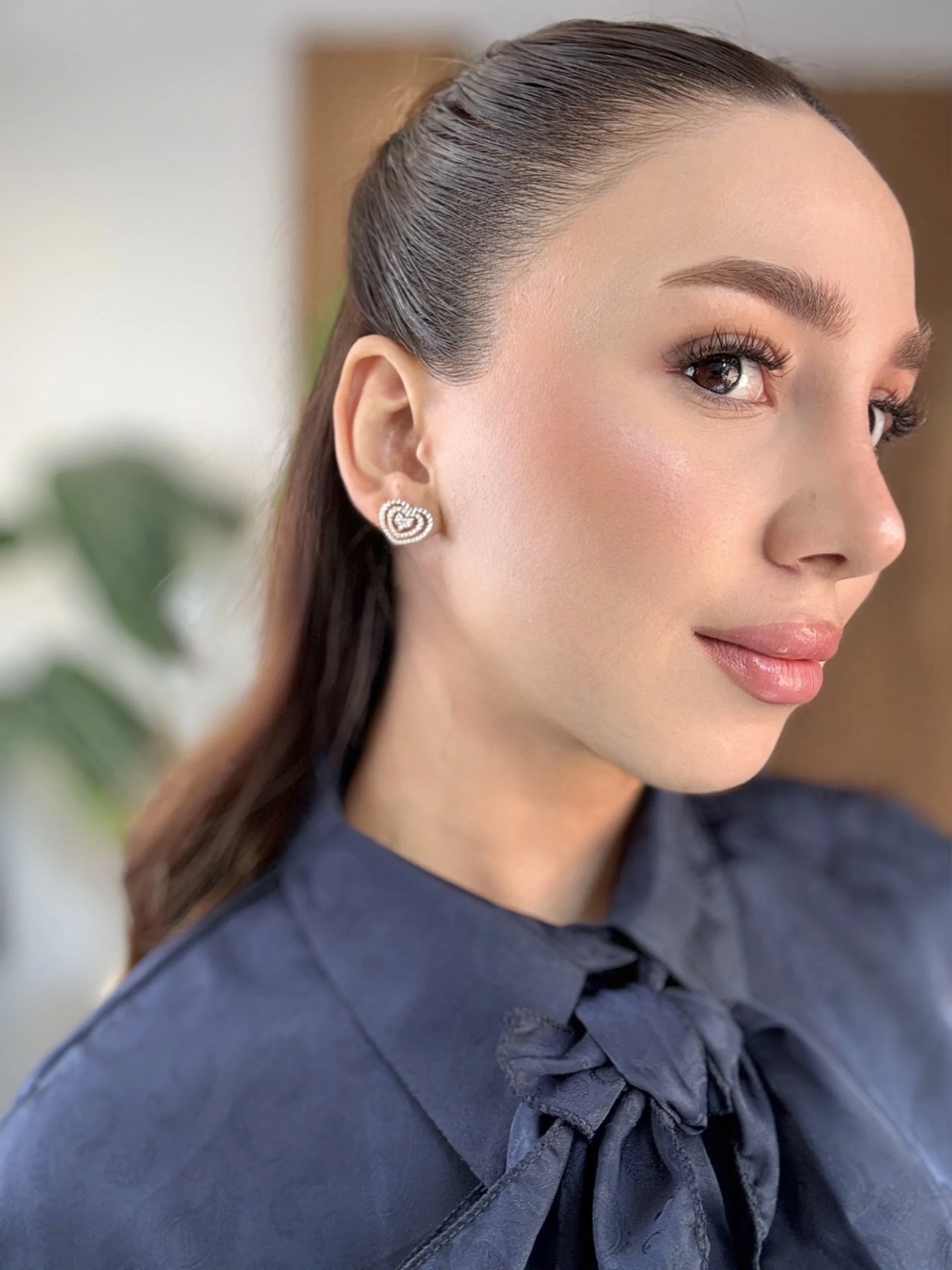 Mini Kalpli Taş Detaylı Gold Küpe