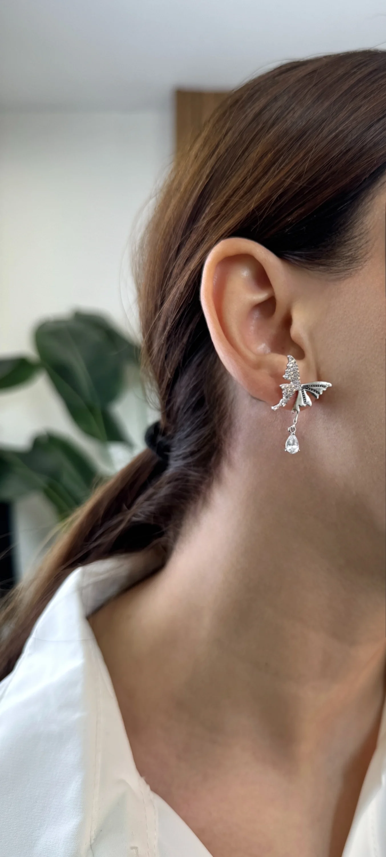 Kelebek Detaylı Küpe