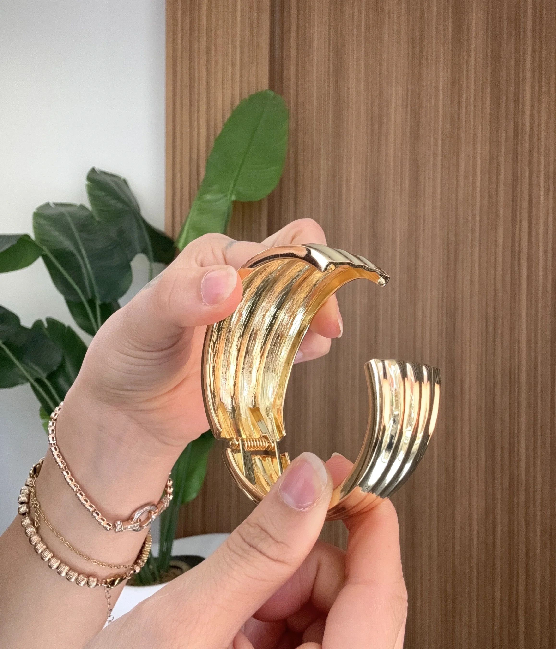 Aurora Şık Kelepçe Bileklik