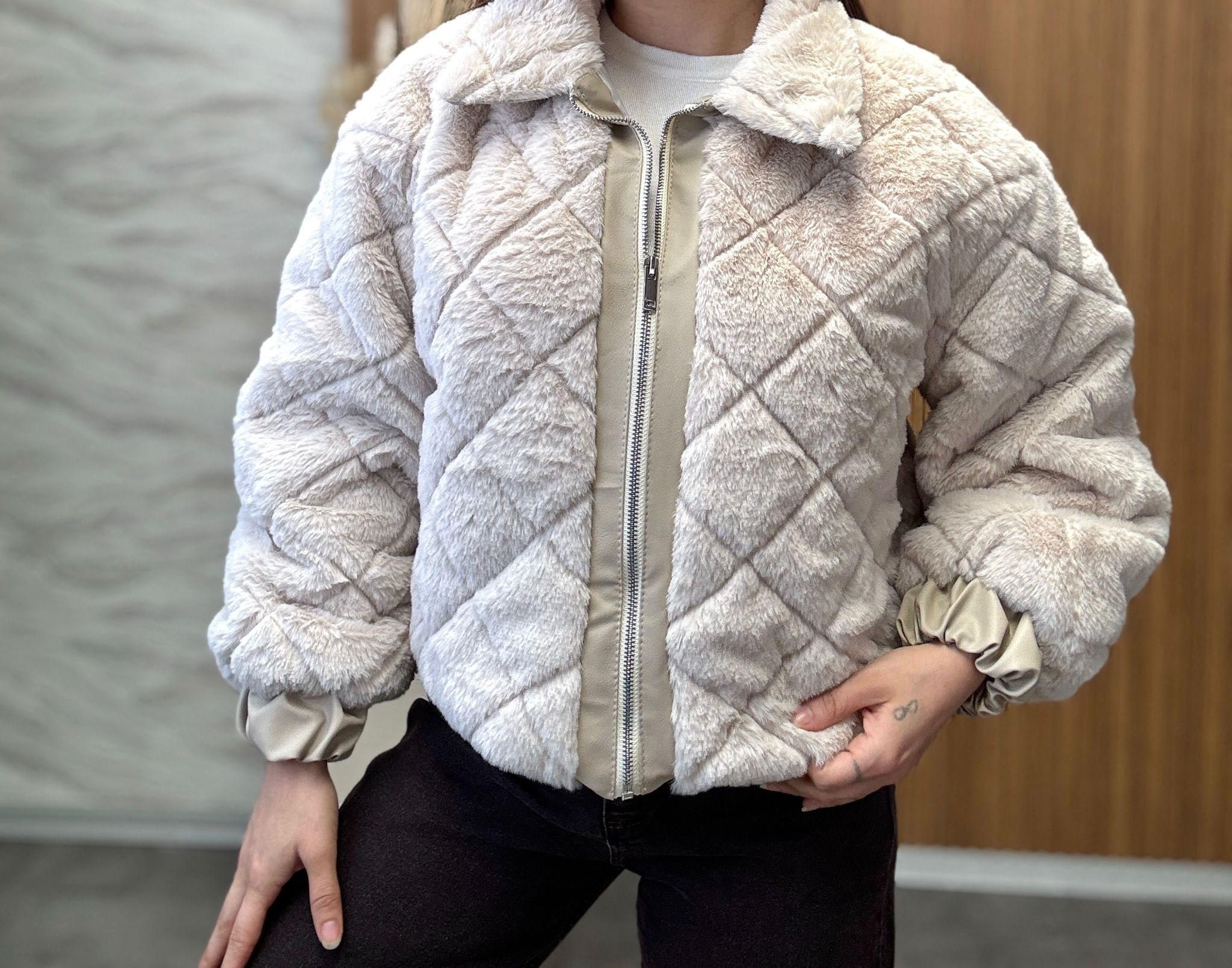 Baklava Desenli Pelüş Mont 