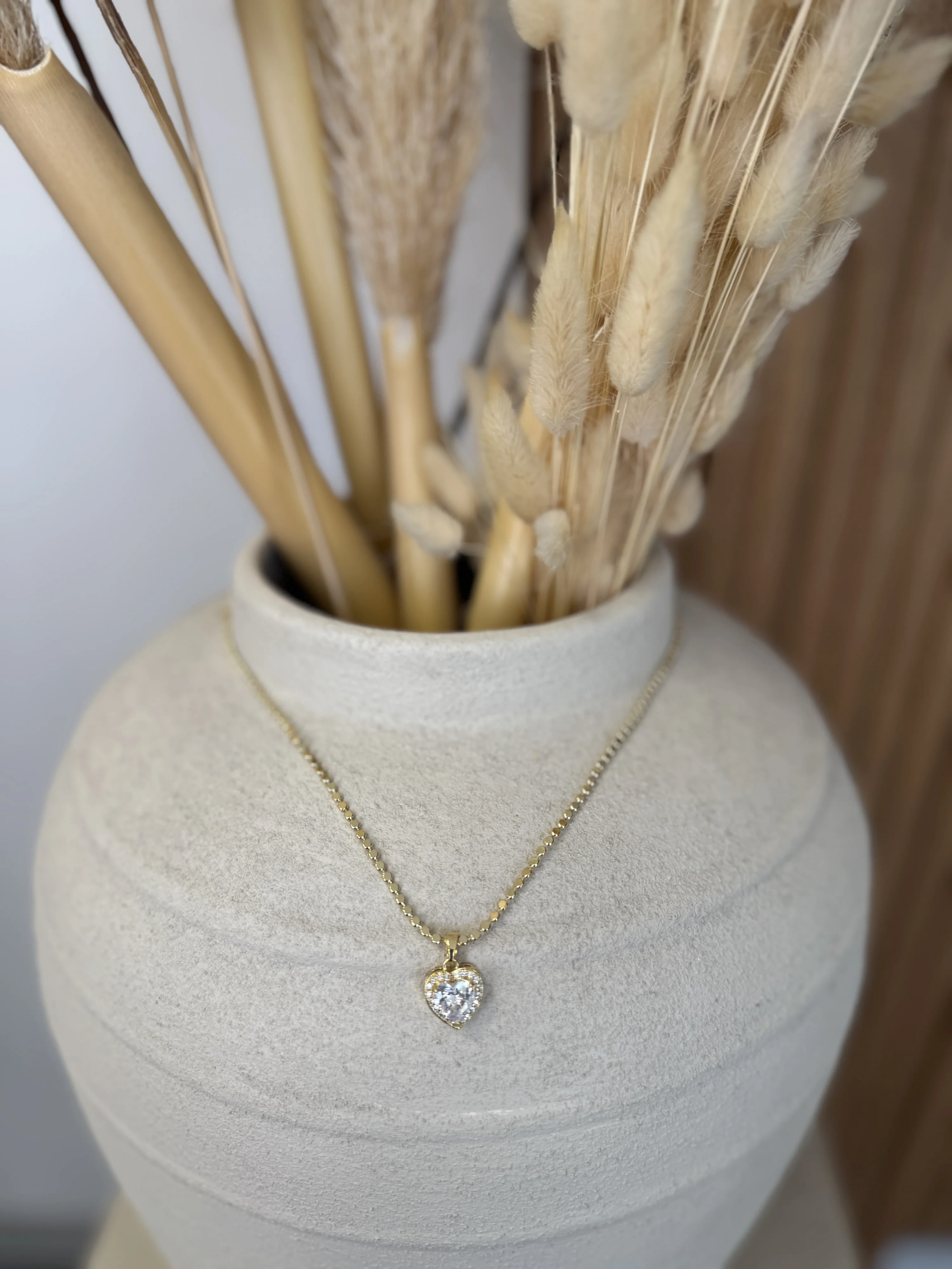 Pullu Mini Kalp Detaylı Kolye