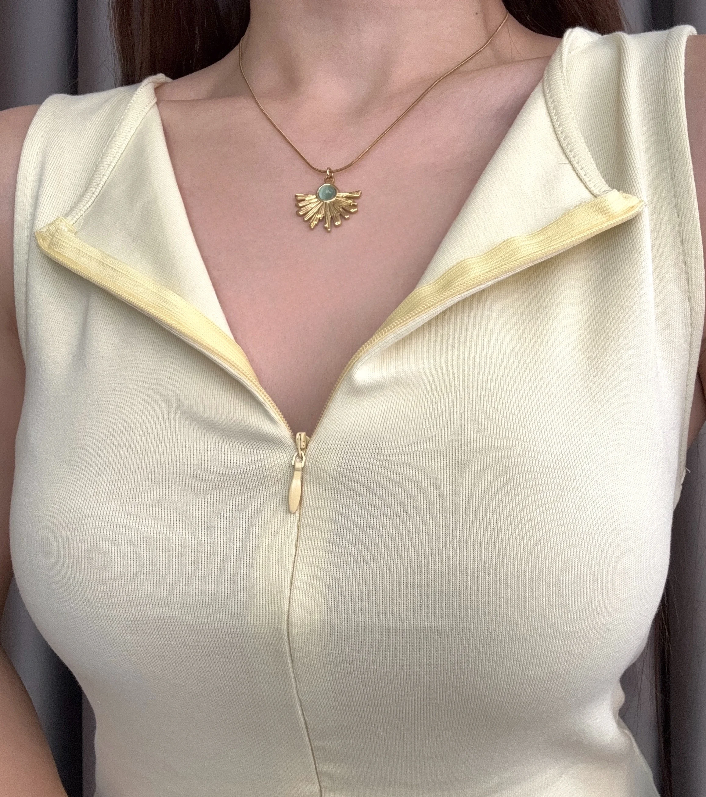 Antik Taşlı Güneş Kolye