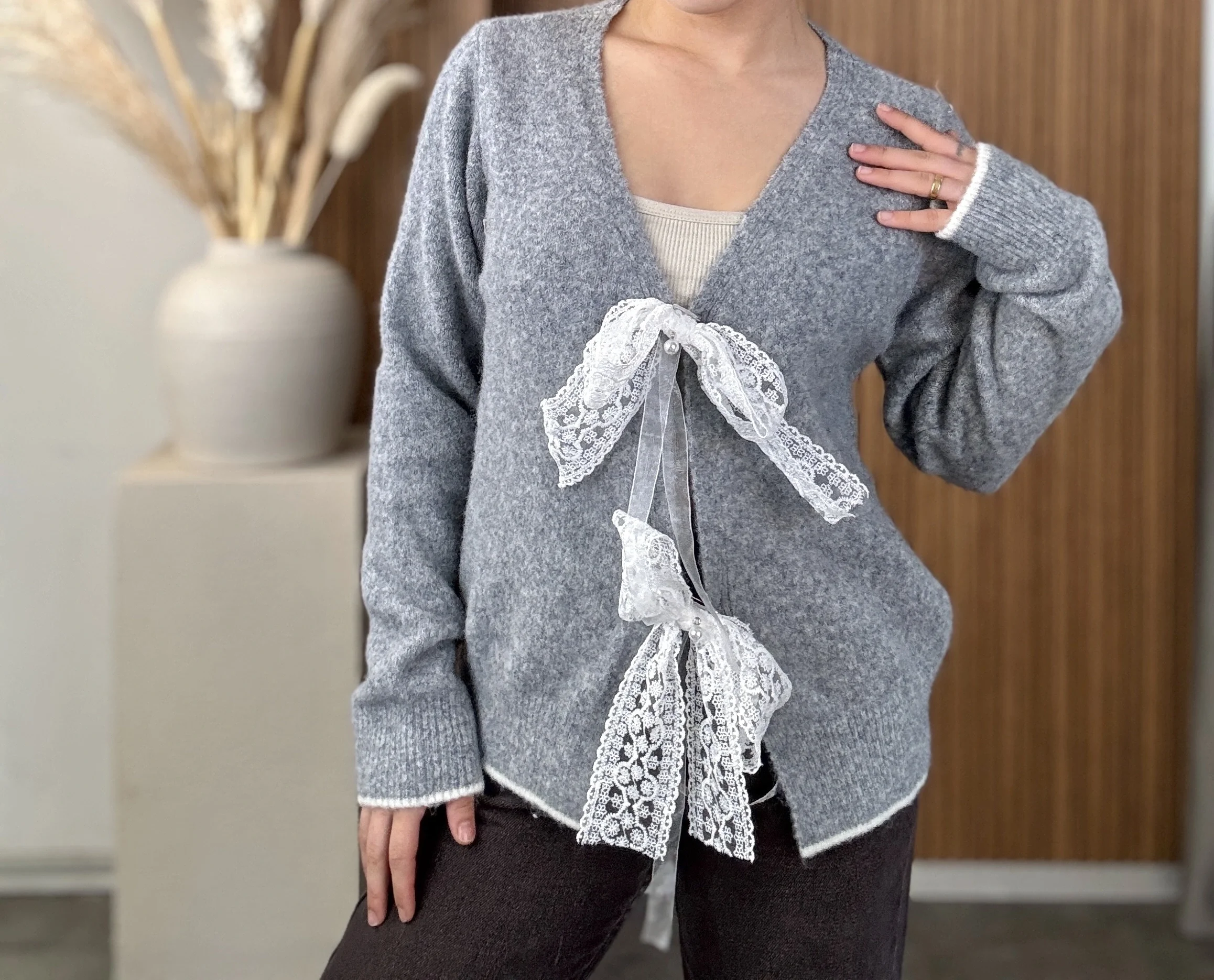 Kurdele Detaylı Yumoş Hırka