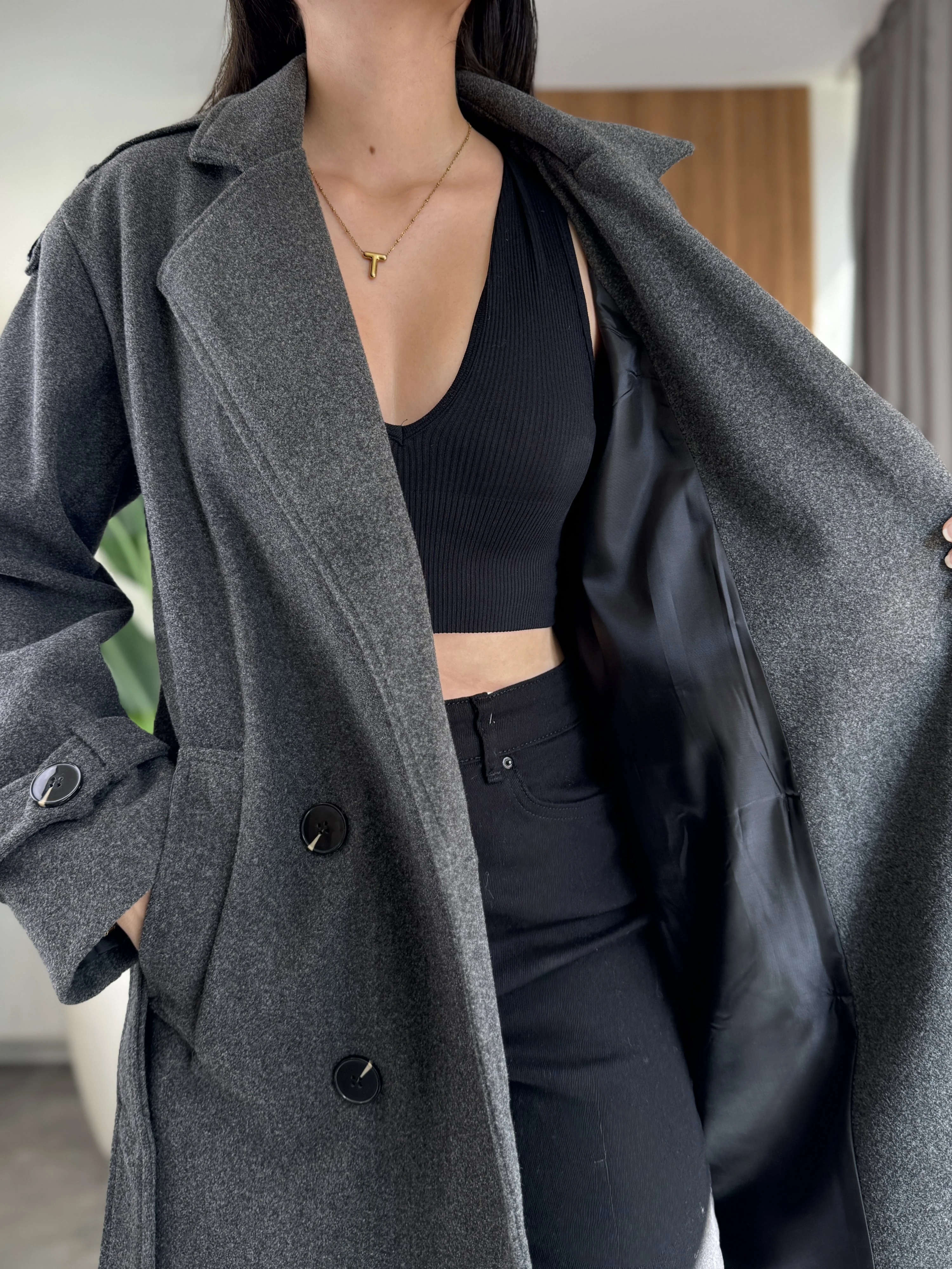 Düğme ve Kemerli Kaşe Kaban