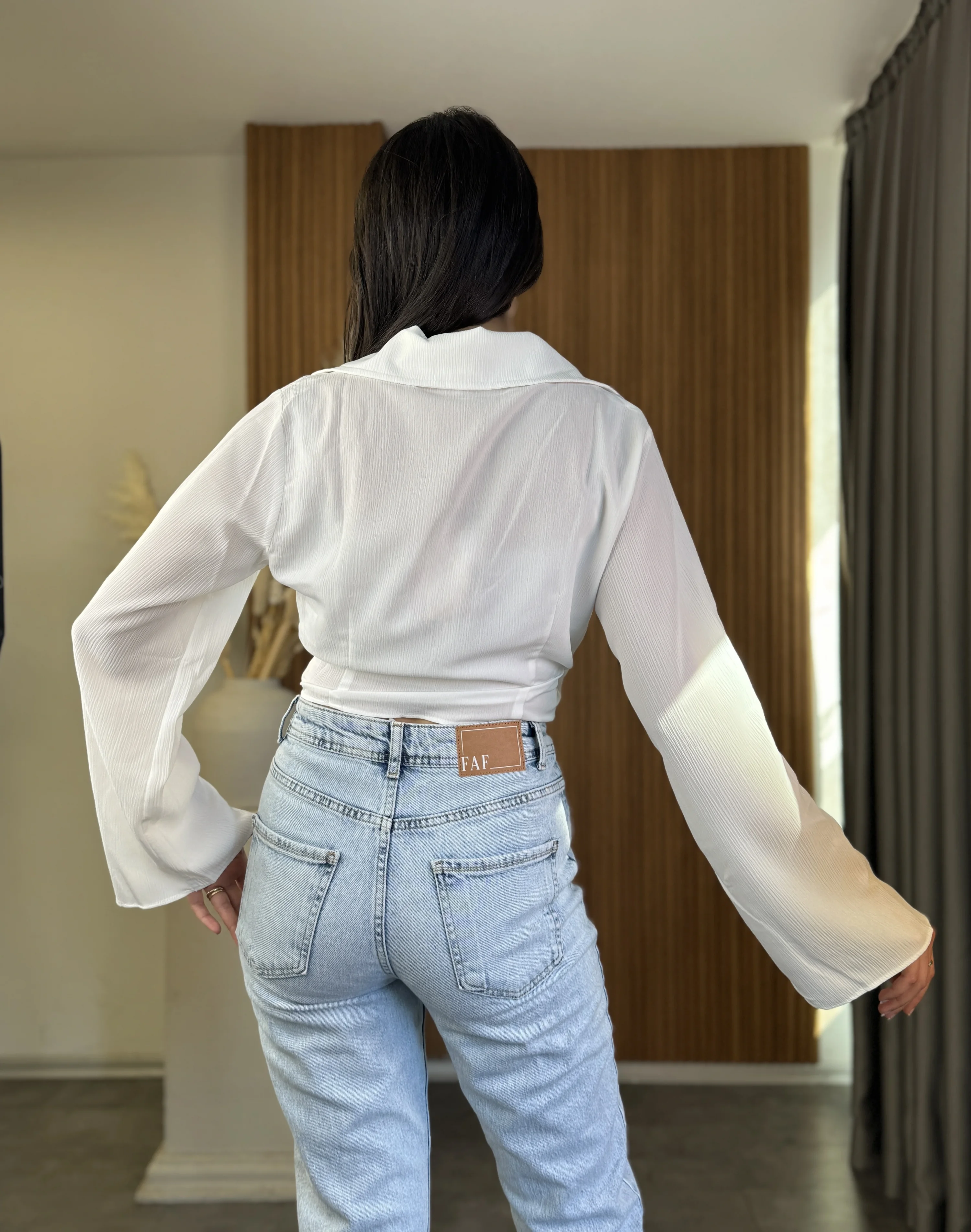 Kruvaze Yanı Toka Detay Bağlamalı Gömlek