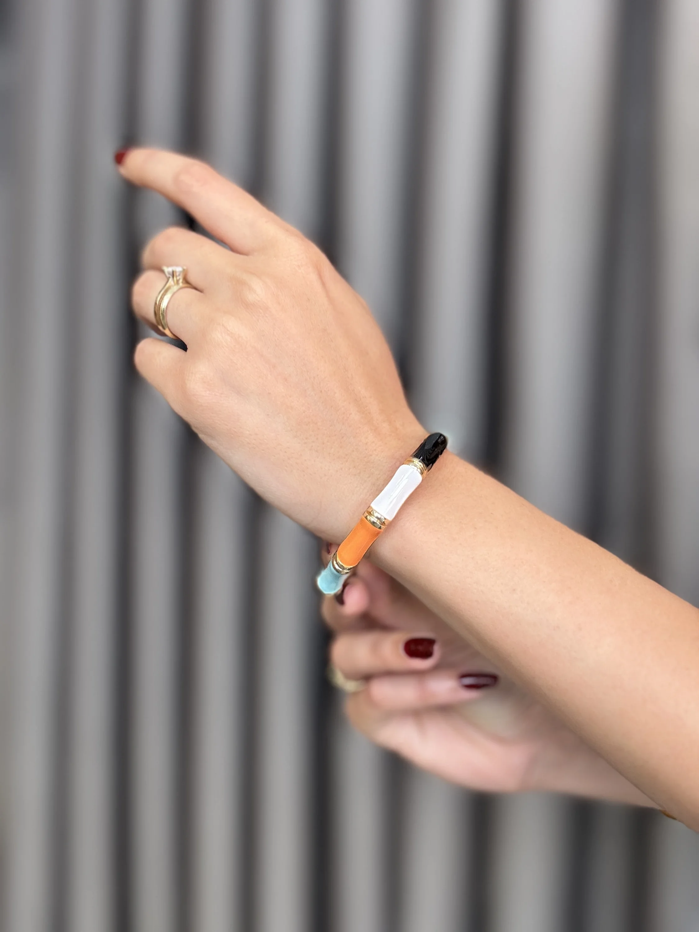 Kemik Model Renkli Kelepçe Bileklik