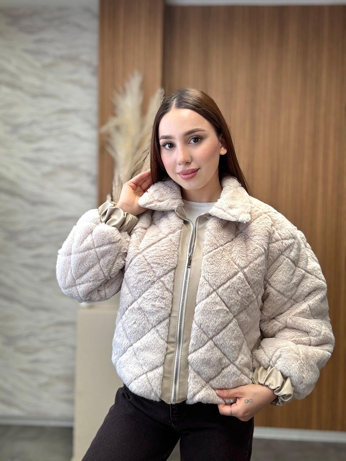 Baklava Desenli Pelüş Mont 