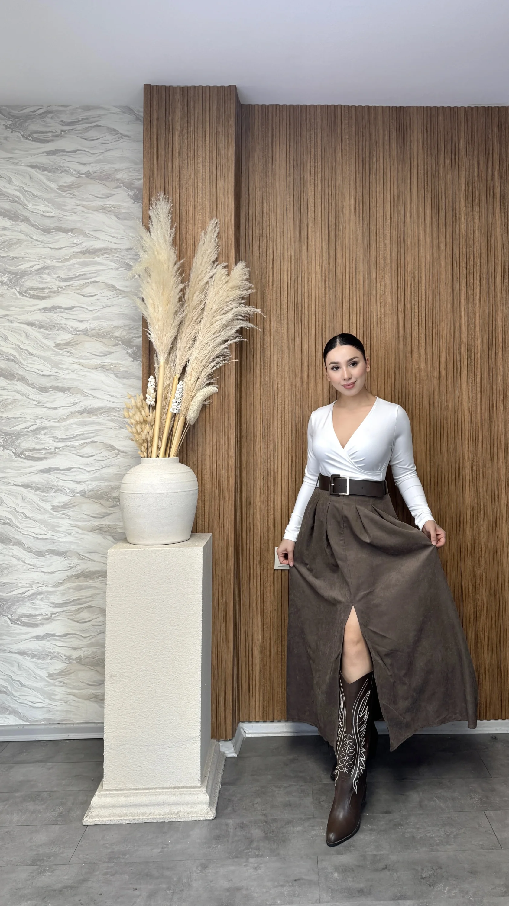 Ön Yırtmaçlı Kemerli Etek