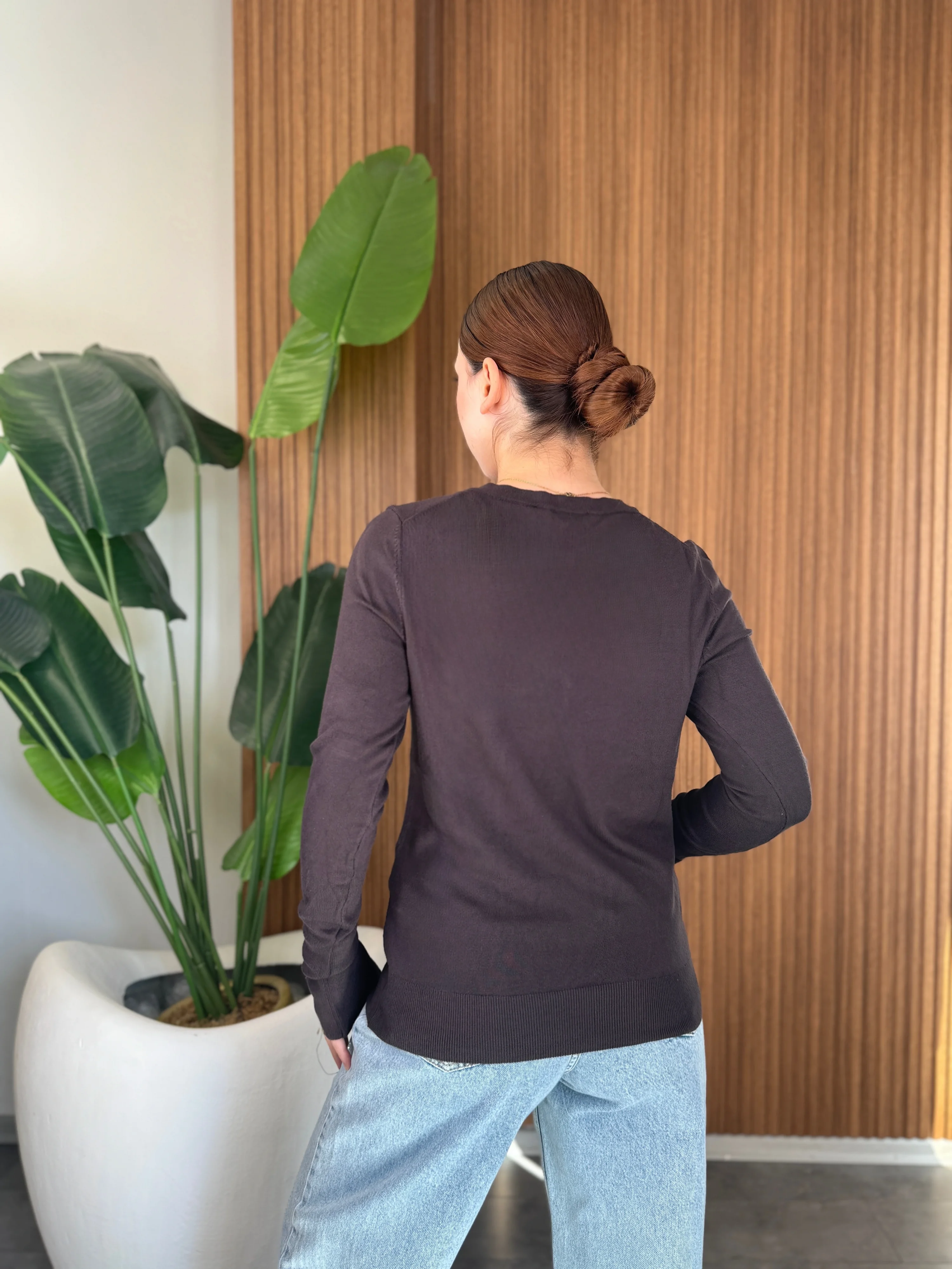 Kolları Yırtmaçlı V Yaka Kazak