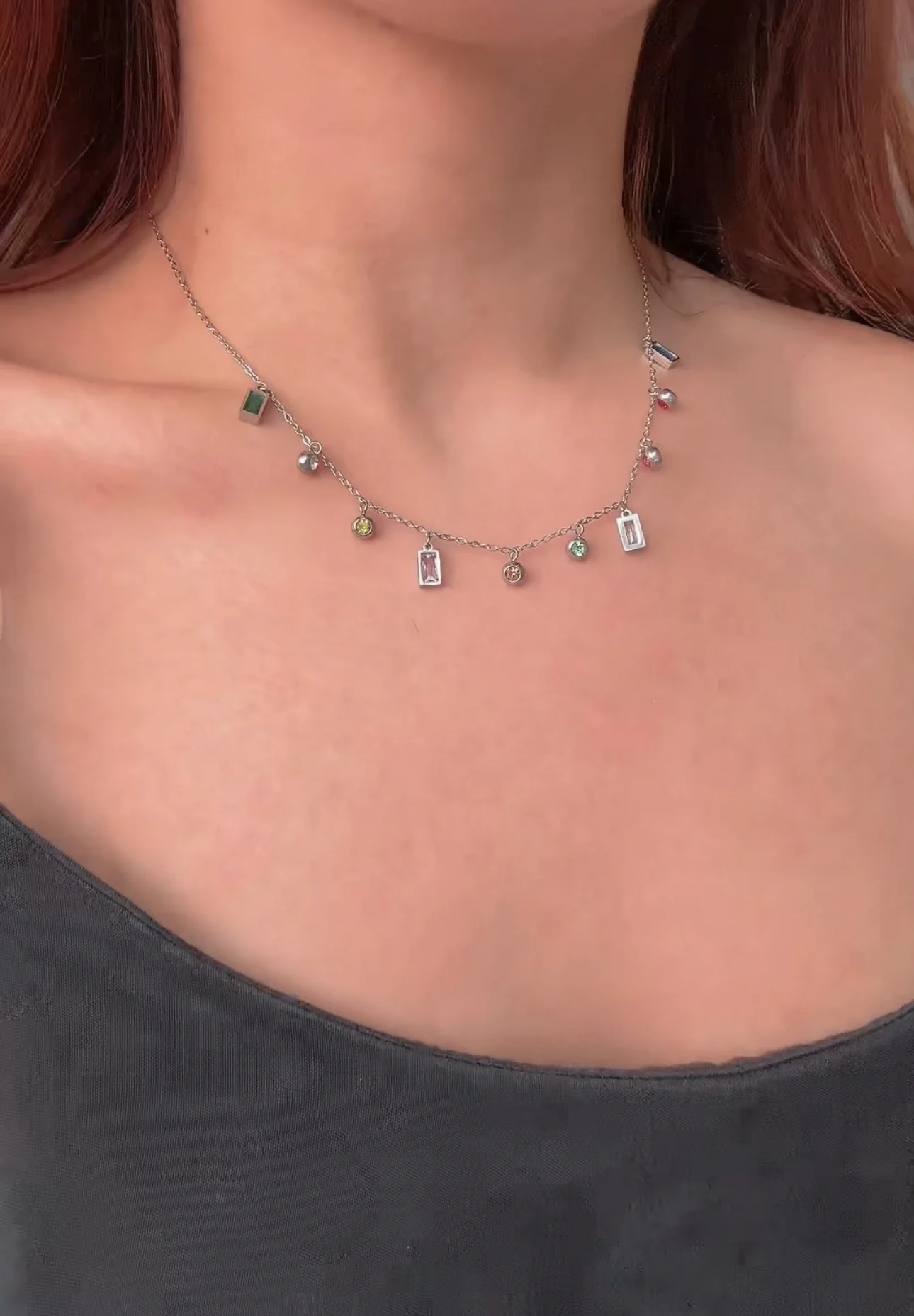 Renkli Taş Detaylı Kolye