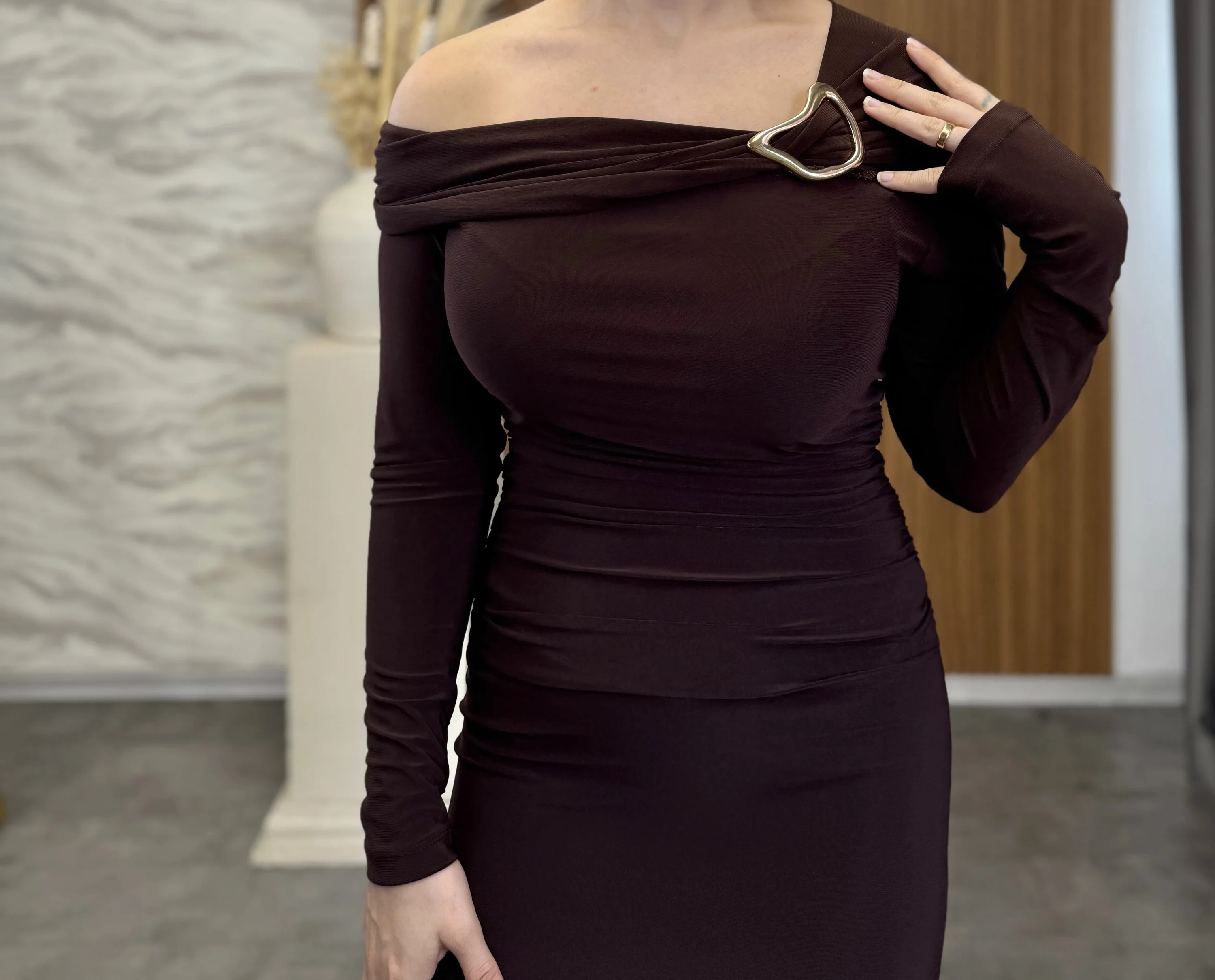 Madonna Yaka Tokalı Sandy Elbise