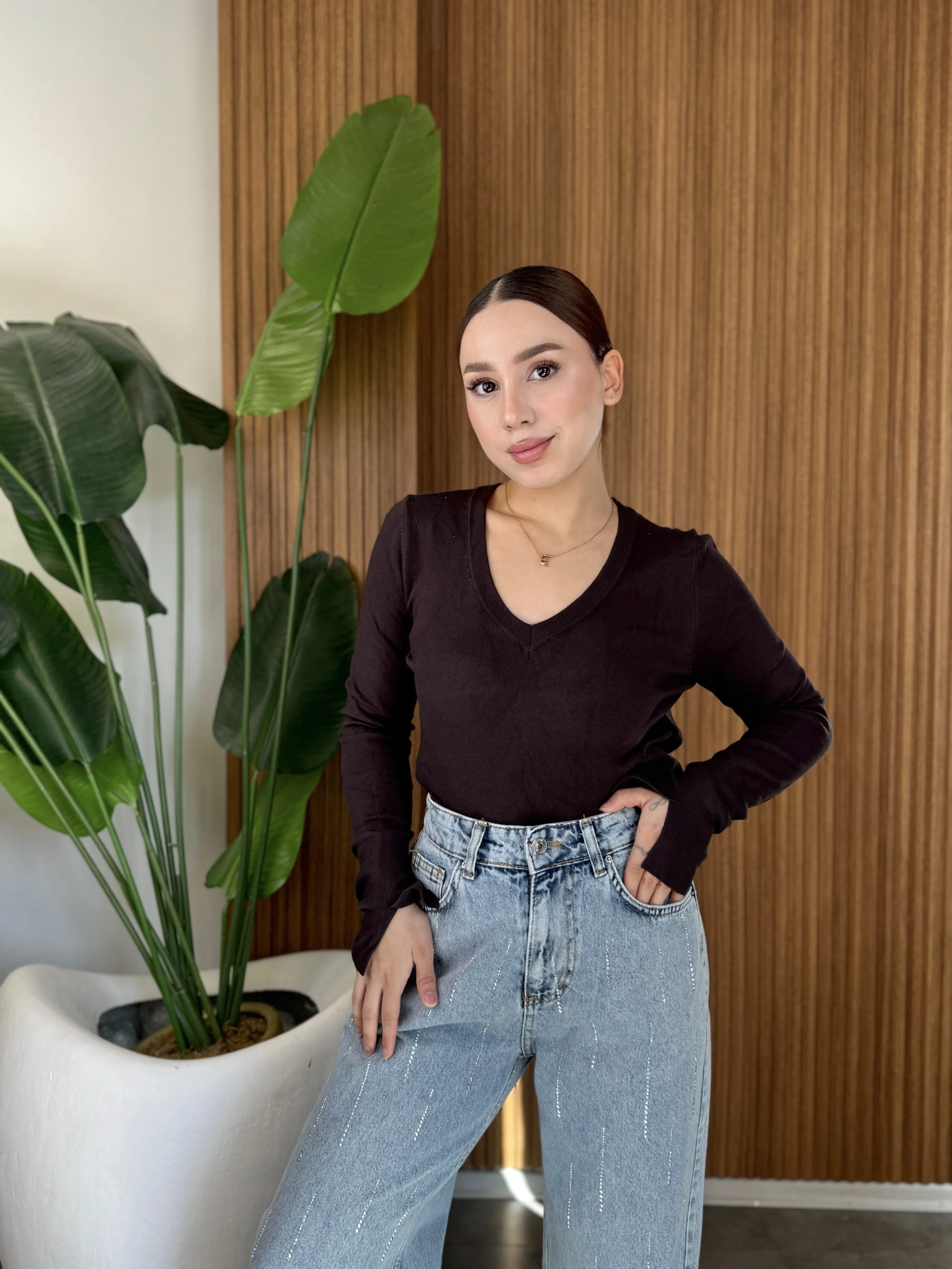 Kolları Yırtmaçlı V Yaka Kazak