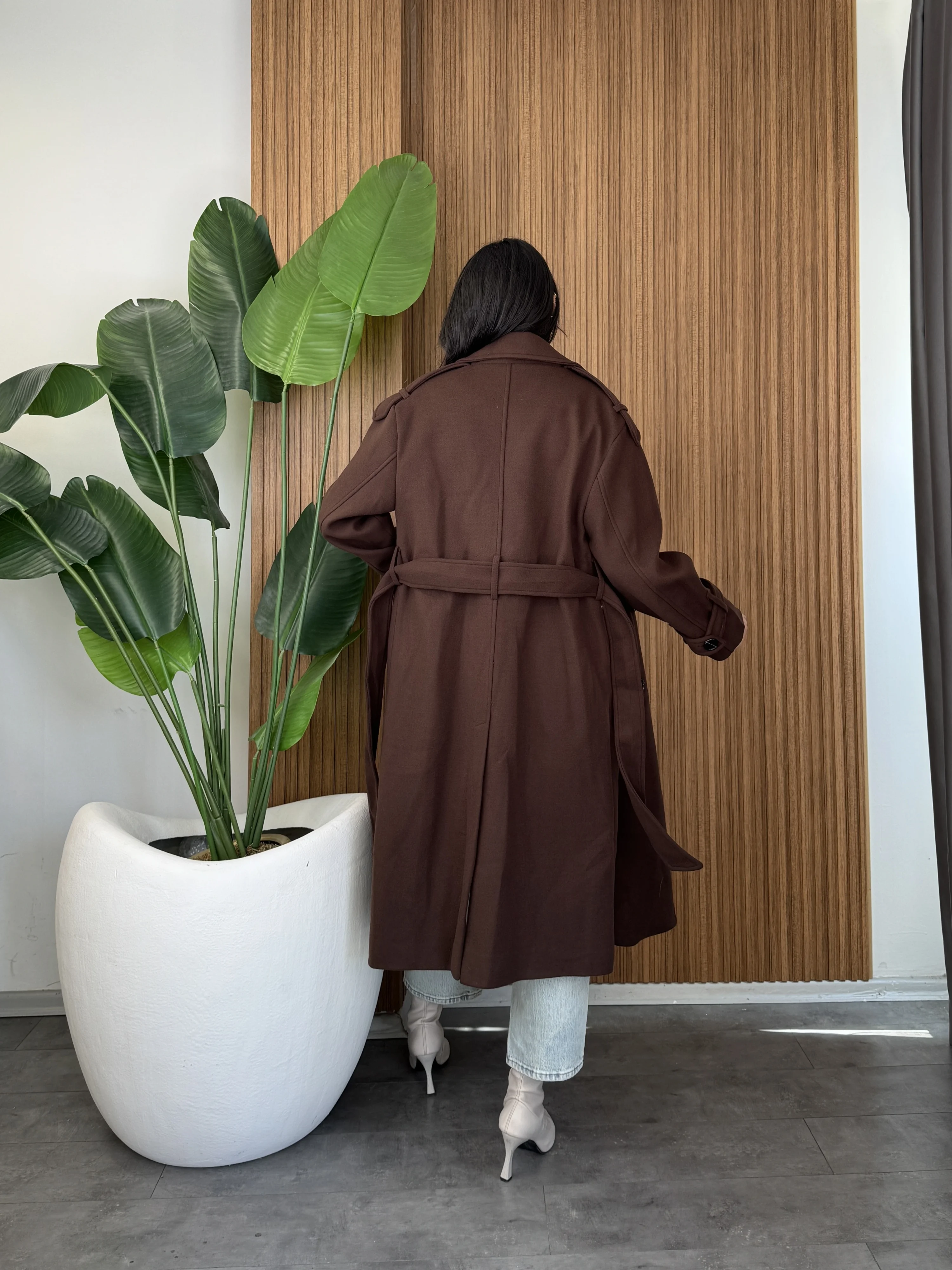 Kol ve Bel Kemerli Kaşe Kaban