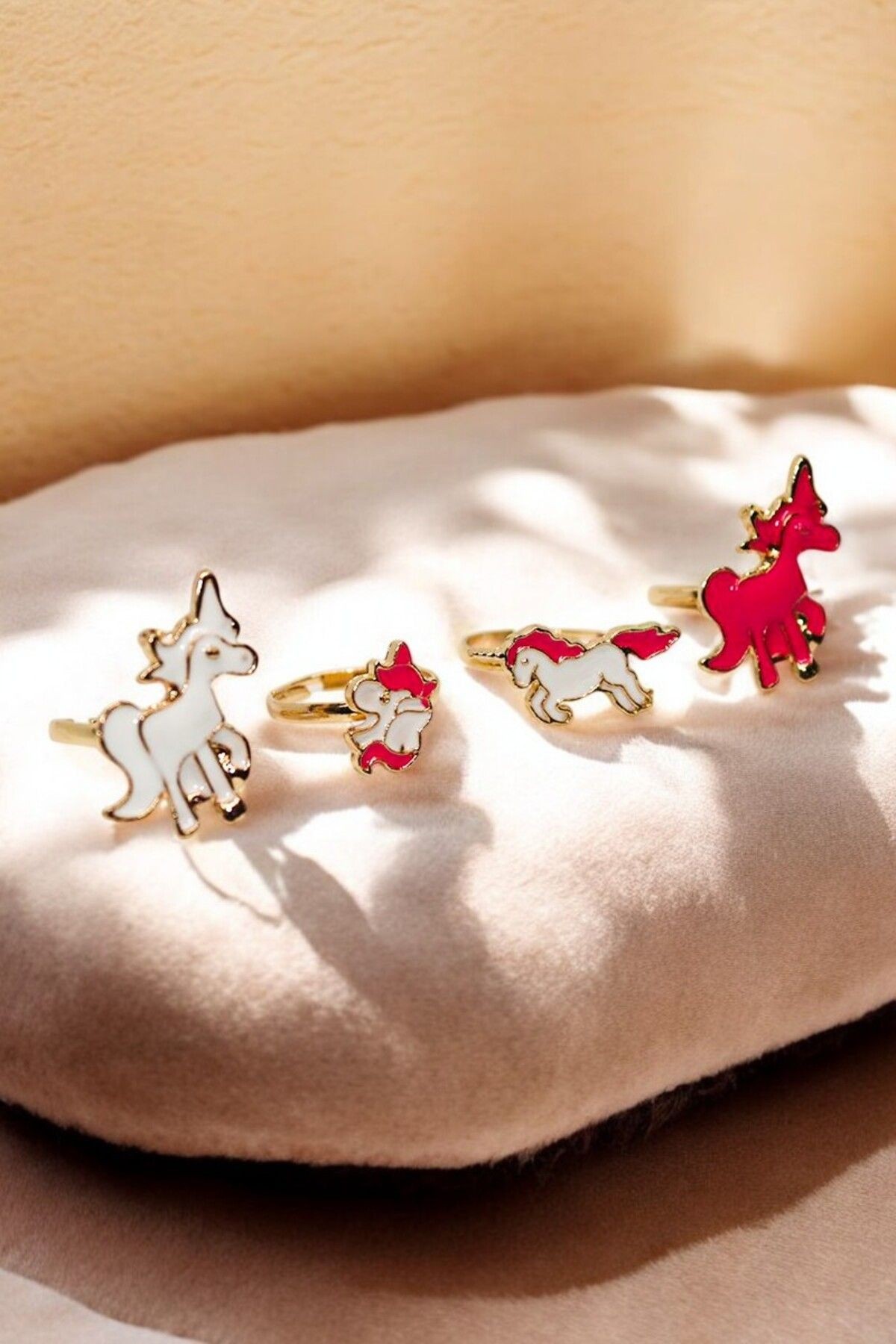 Ayarlanabilir Kelebekli Kuromili Hello Kity Tavşanlı Unicornlu Cinnamoroll Beyaz Çocuk Yüzüğü