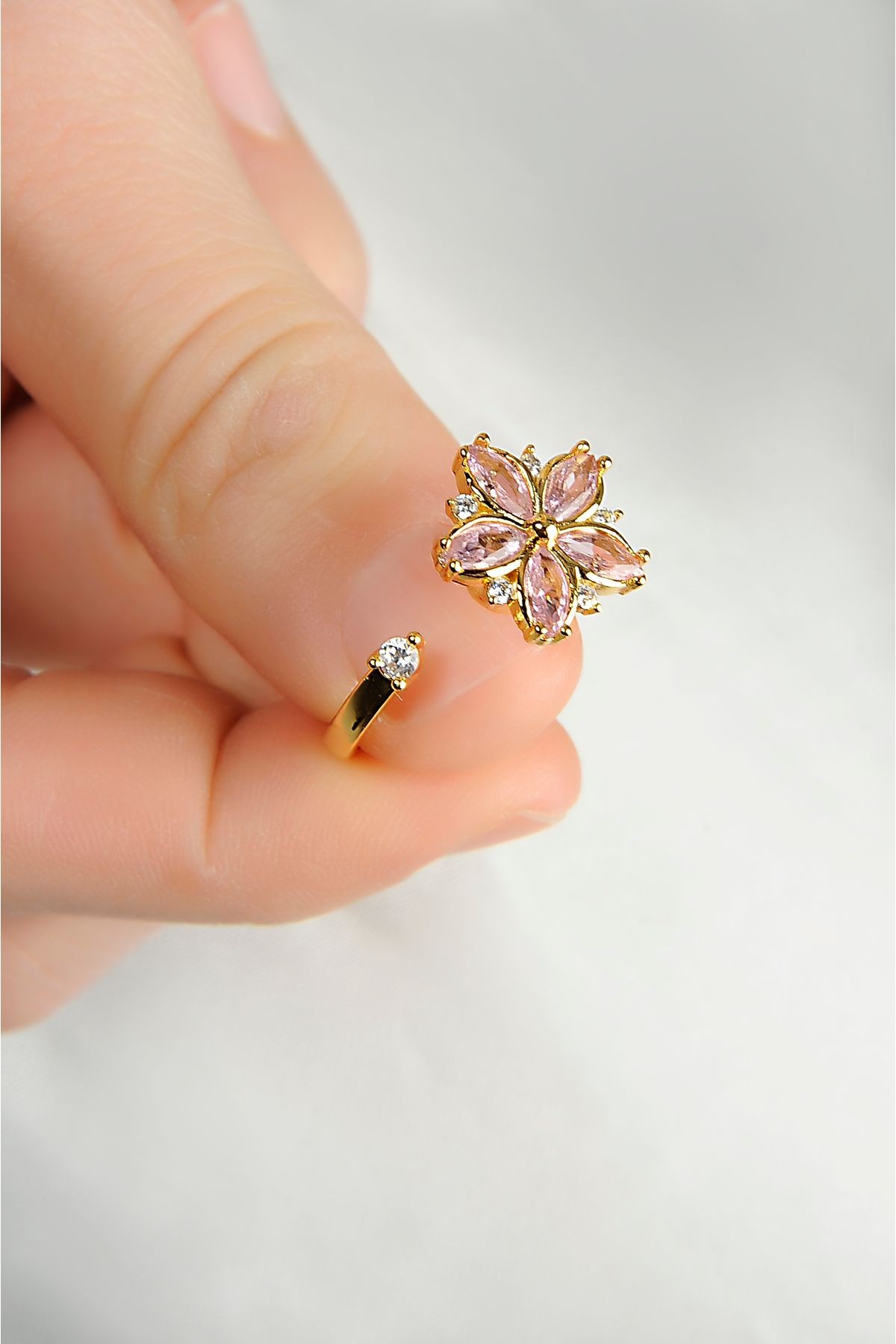 Dönen Gold Kaplama Ayarlanabilir Pembe Zirkon Taşlı Çiçek Dönen Yüzük