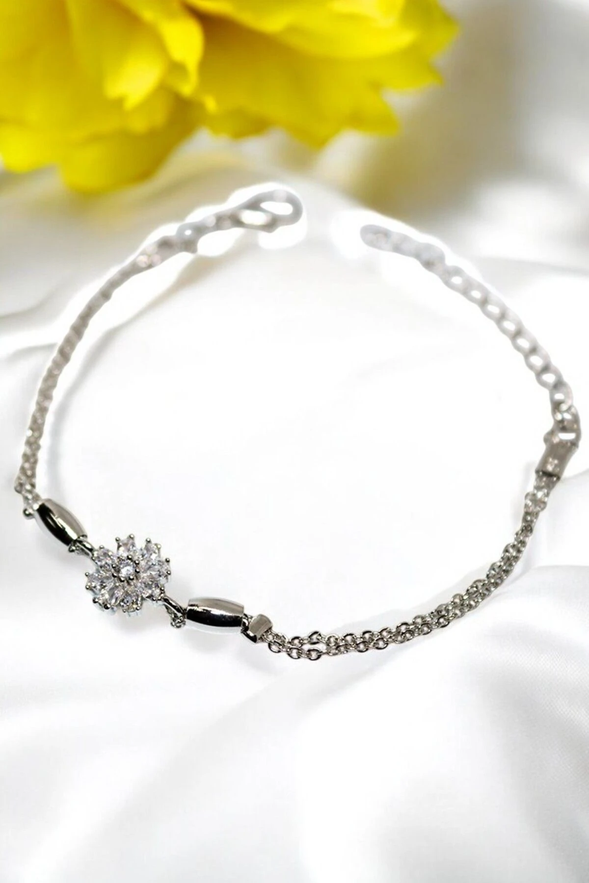 Gümüş Kaplama Çiçek Tasarımlı Gümüş Kaplamalı Zirkon Taşlı Bileklik