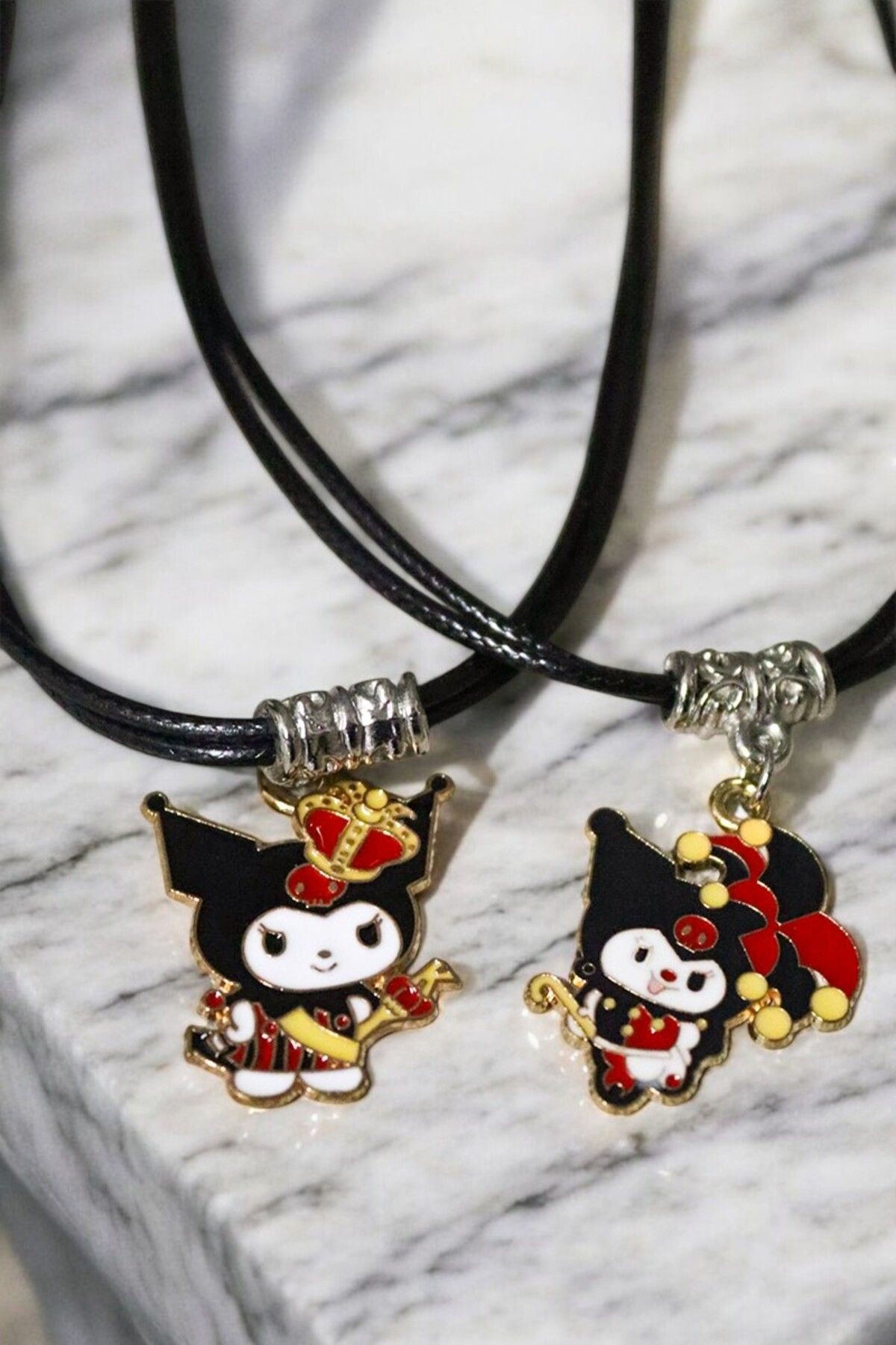 Deri İpli Kuromi Hello Kity ve Mickey Mouse My Melodi Ejderha Tasarımlı Gümüş Kaplama Çocuk Kolye