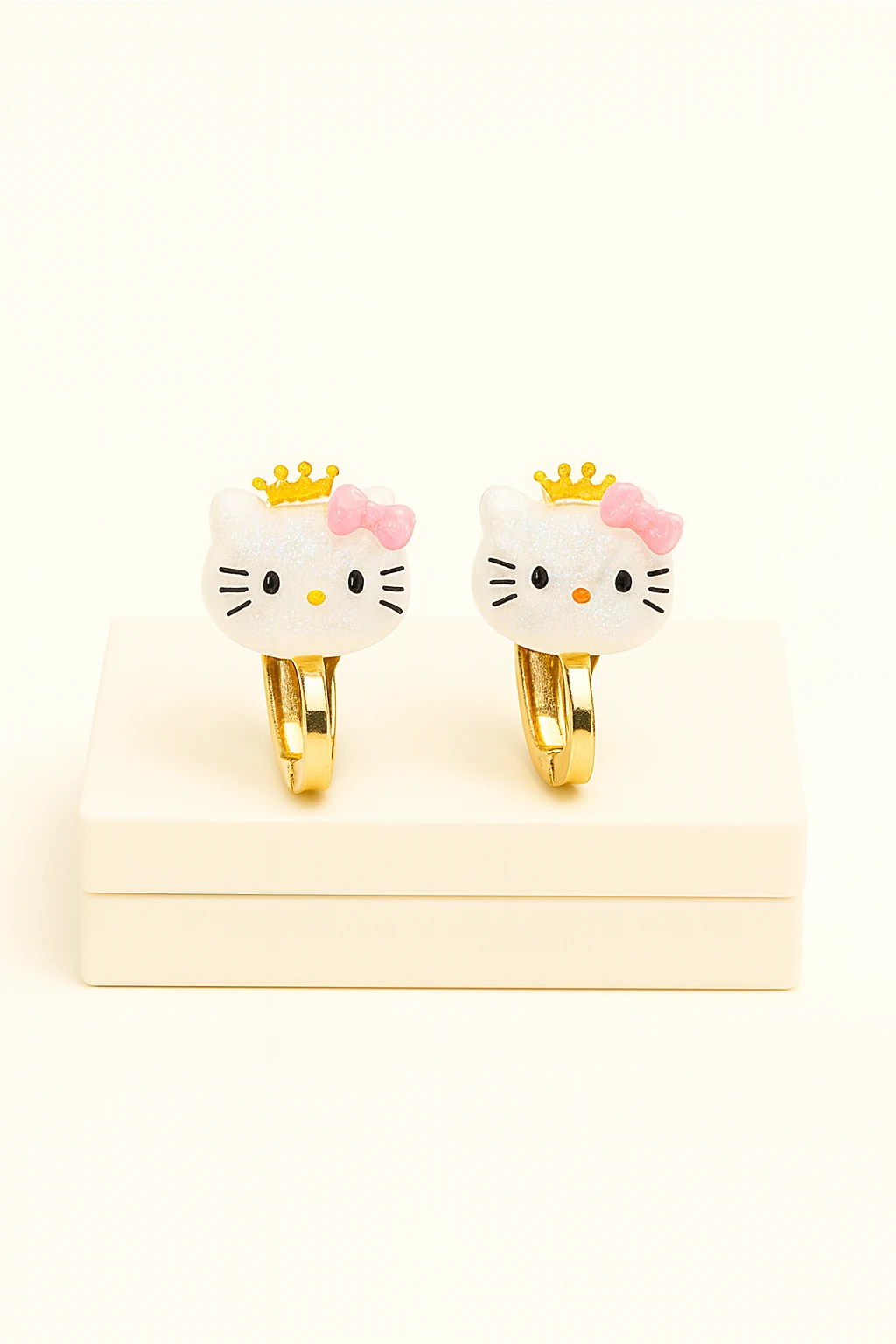 Hello Kity Yıldız Tavşan Kelebek Tasarımlı Çocuklar İçin Renkli Sıkıştırmalı Küpeler