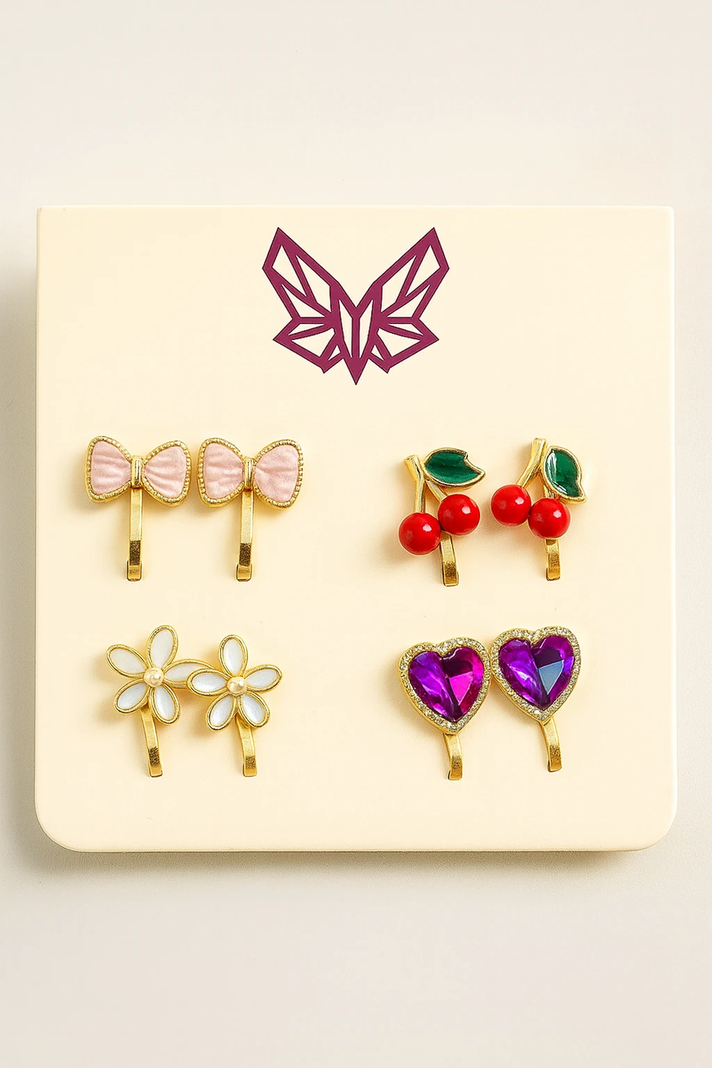 Ekonomik Paket Deliksiz küpe 4'lü Fiyonk Kalp Çiçek Hello Kity Yonca Kiraz Tasarımları Sıkıştırmalı Küpe Setleri