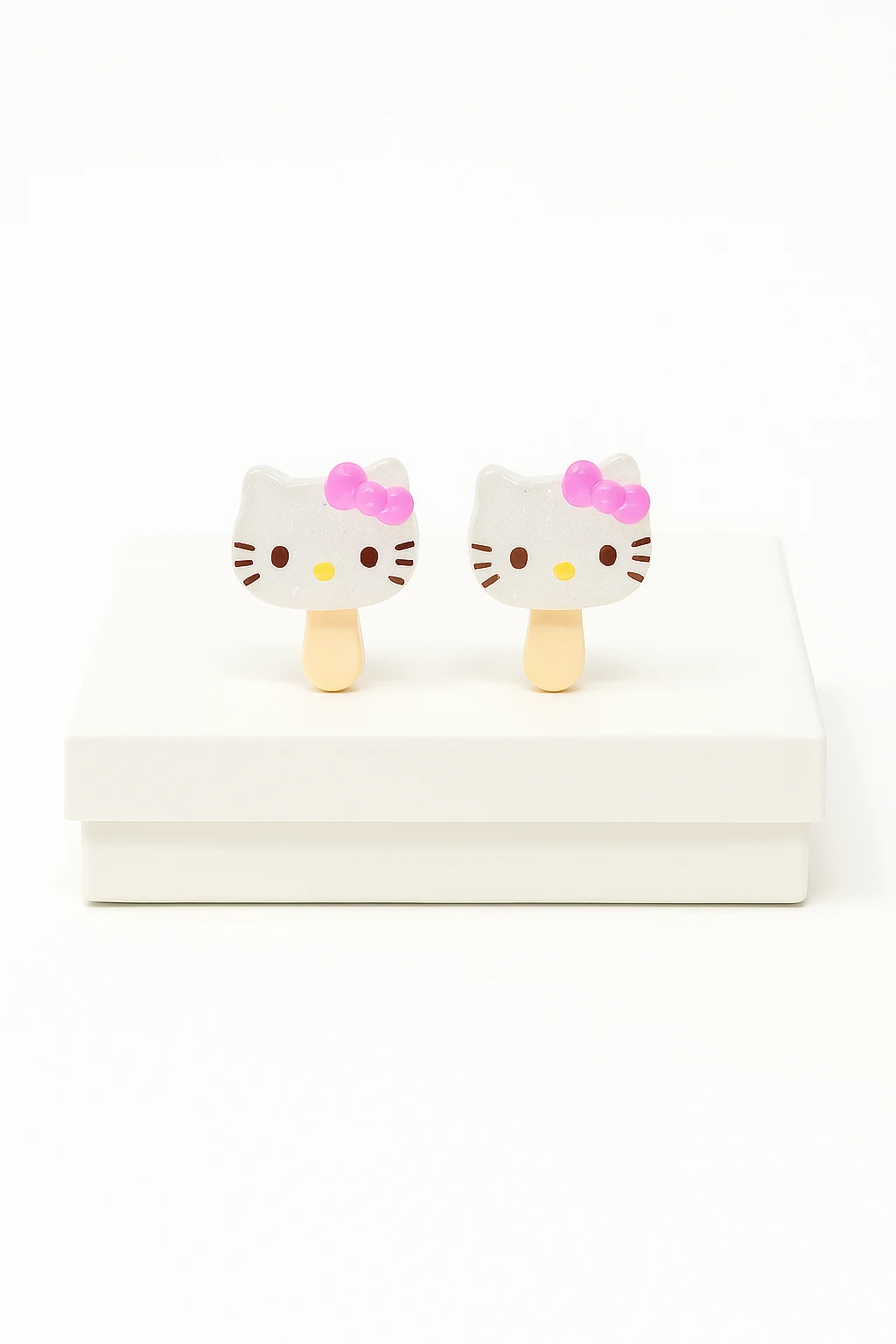 Gümüş İğneli Delikli Kulaklar için Hello Kity Tasarımlı Kararmaz Paslanmaz Antialerjik Küpe