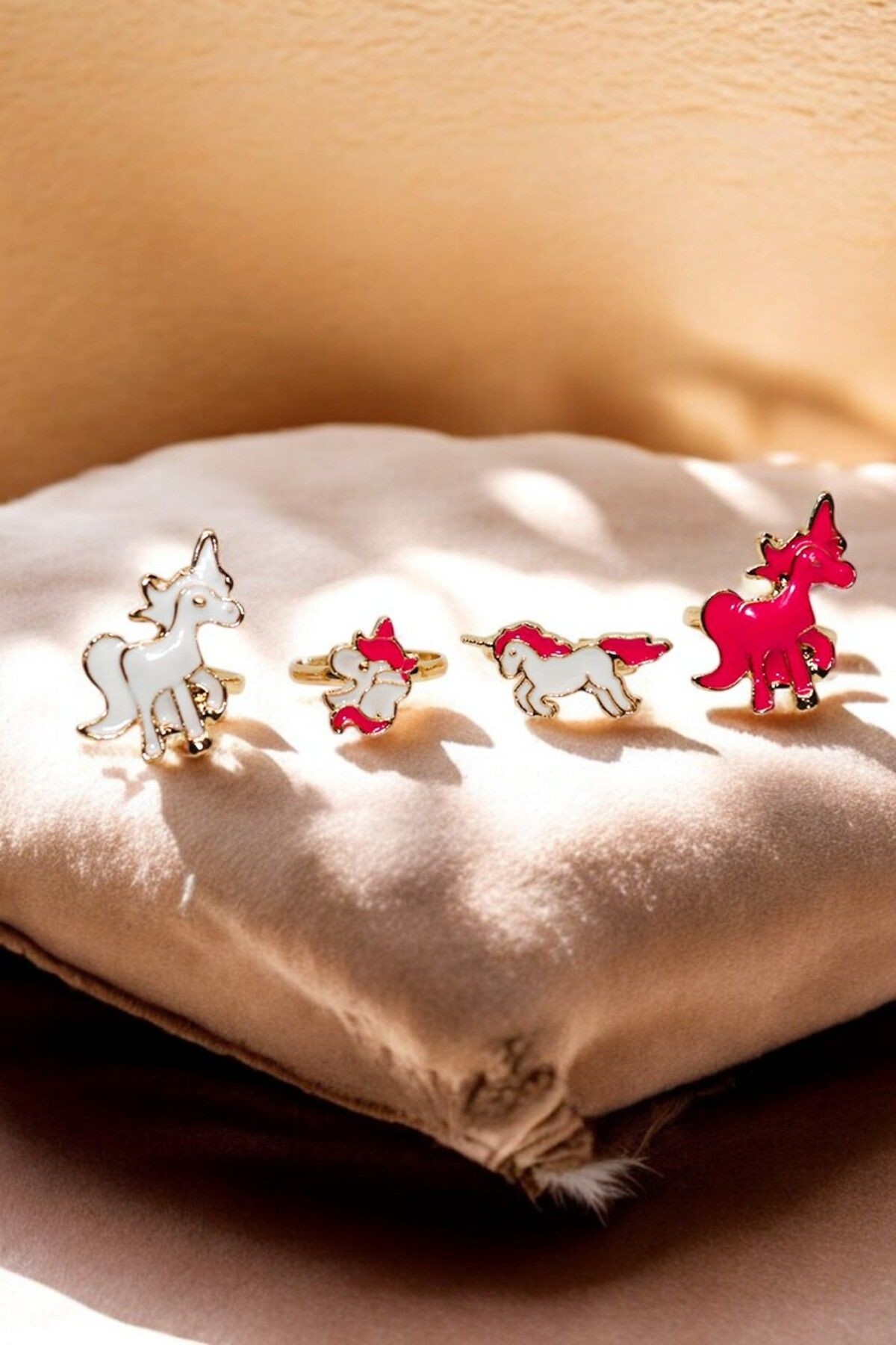 Ayarlanabilir Kelebekli Kuromili Hello Kity Tavşanlı Unicornlu Cinnamoroll Beyaz Çocuk Yüzüğü