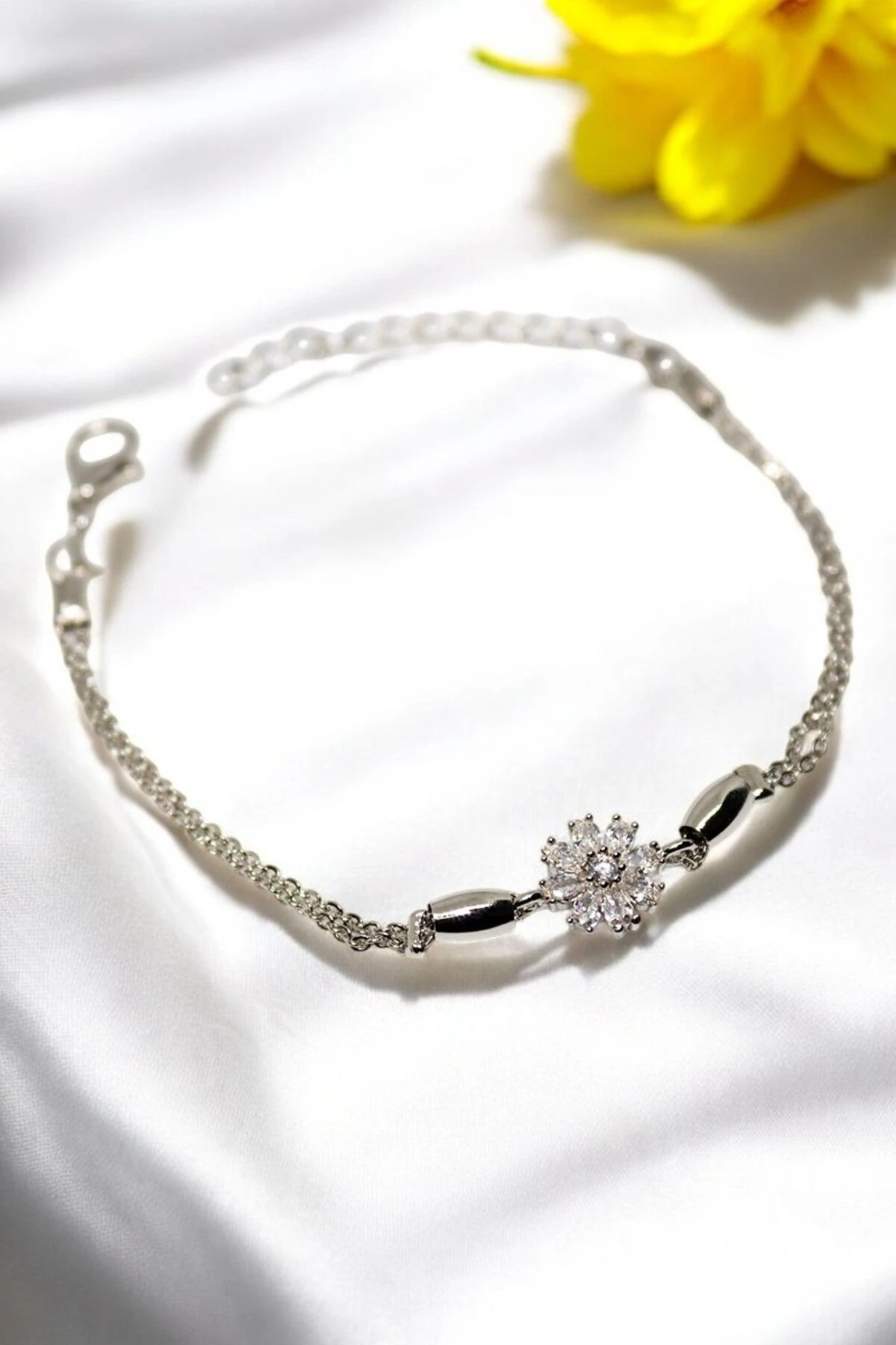 Gümüş Kaplama Çiçek Tasarımlı Gümüş Kaplamalı Zirkon Taşlı Bileklik