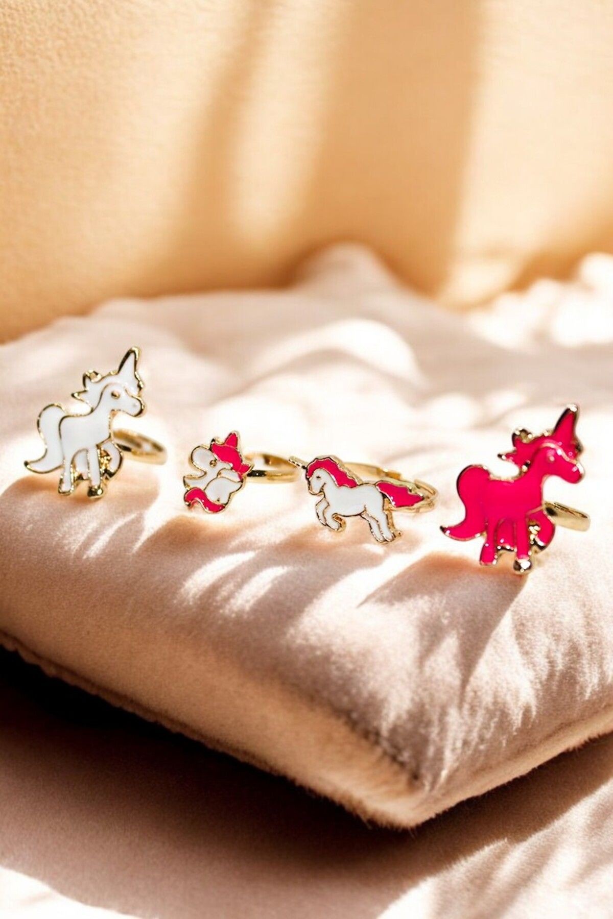 Ayarlanabilir Kelebekli Kuromili Hello Kity Tavşanlı Unicornlu Cinnamoroll Beyaz Çocuk Yüzüğü
