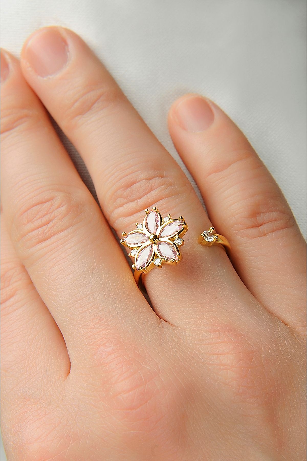 Dönen Gold Kaplama Ayarlanabilir Pembe Zirkon Taşlı Çiçek Dönen Yüzük
