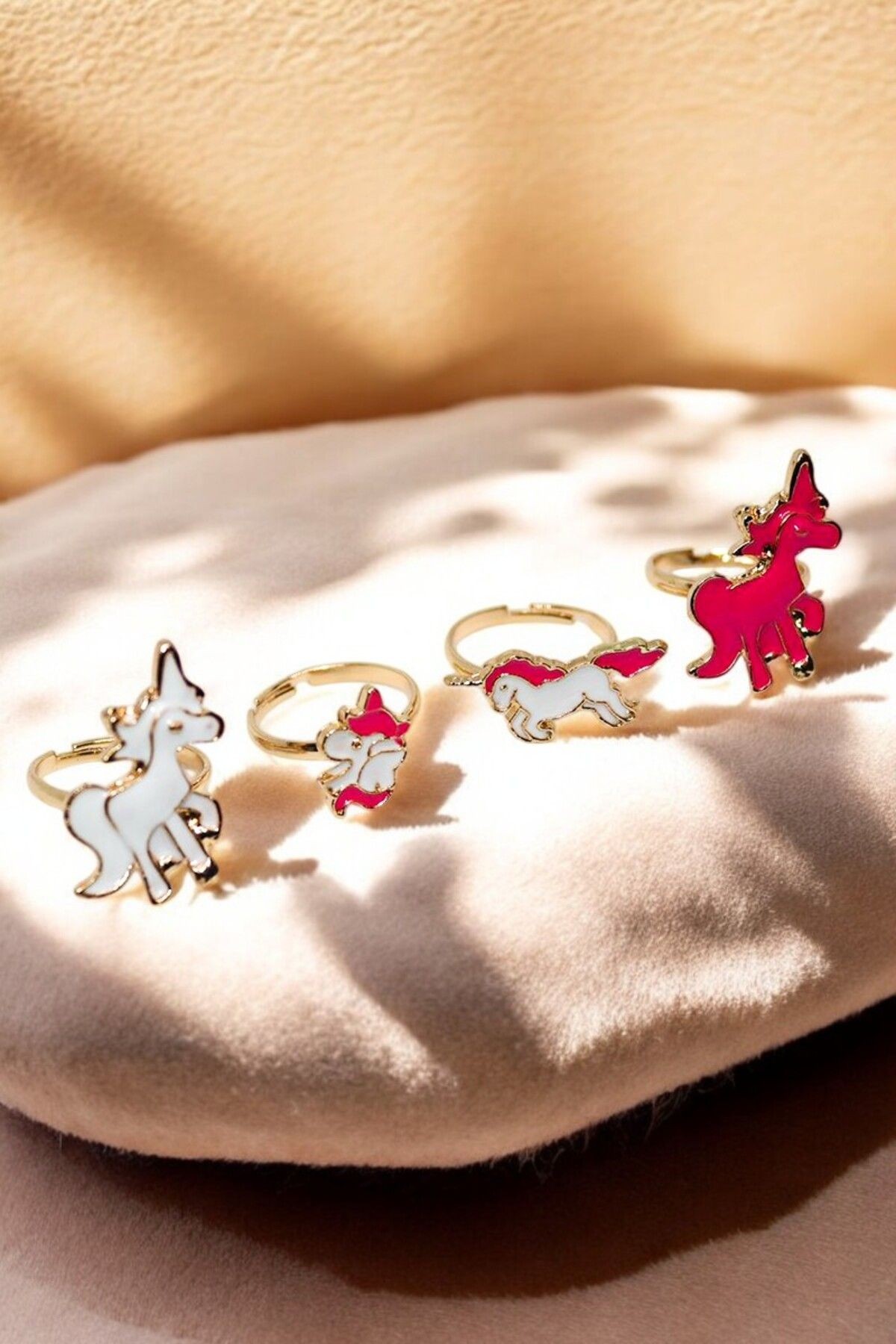 Ayarlanabilir Kelebekli Kuromili Hello Kity Tavşanlı Unicornlu Cinnamoroll Beyaz Çocuk Yüzüğü