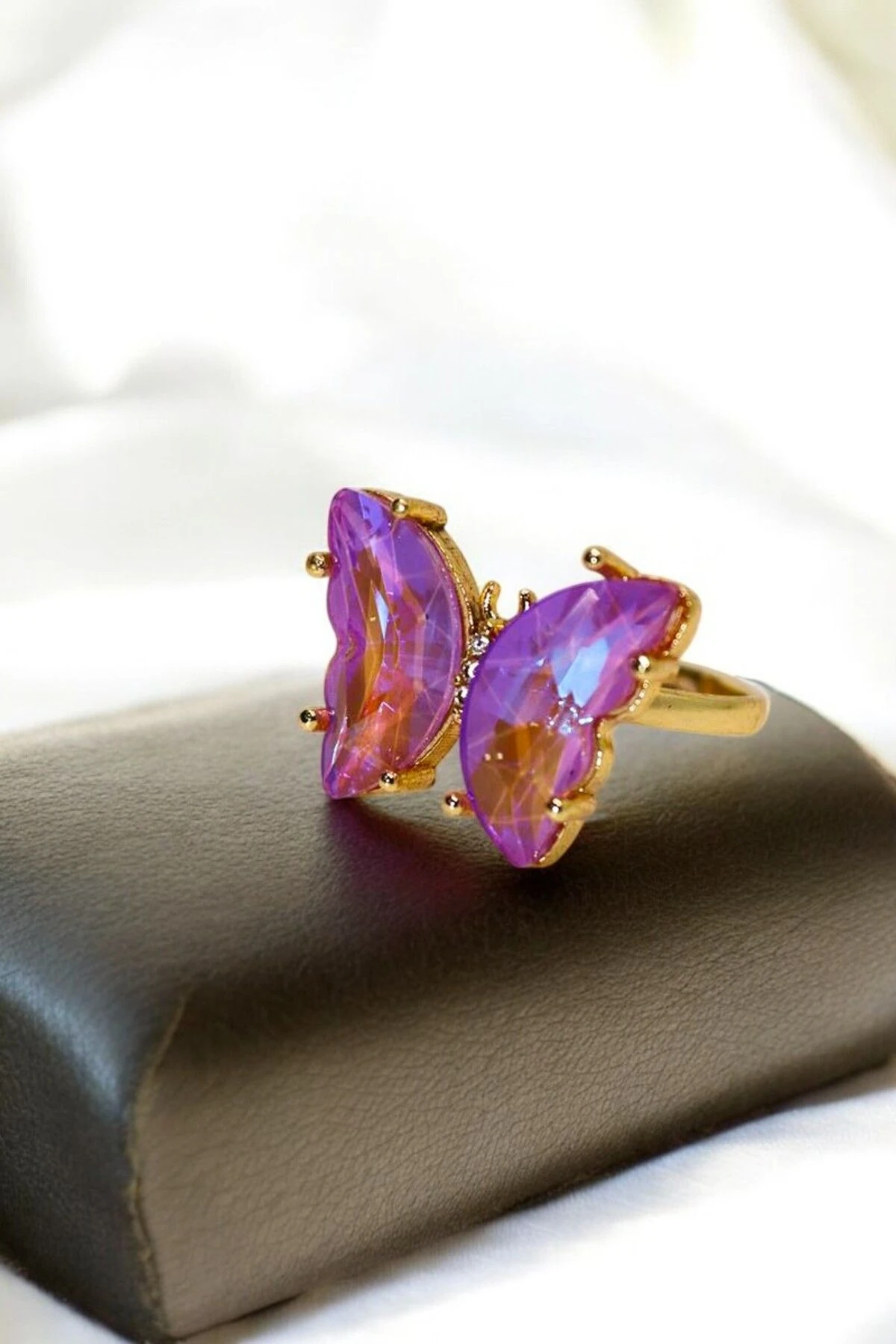 Ayarlanabilir Kelebek Tasarımlı Parlak Taşlı Rengarek Ayarlanabilir Yüzükler