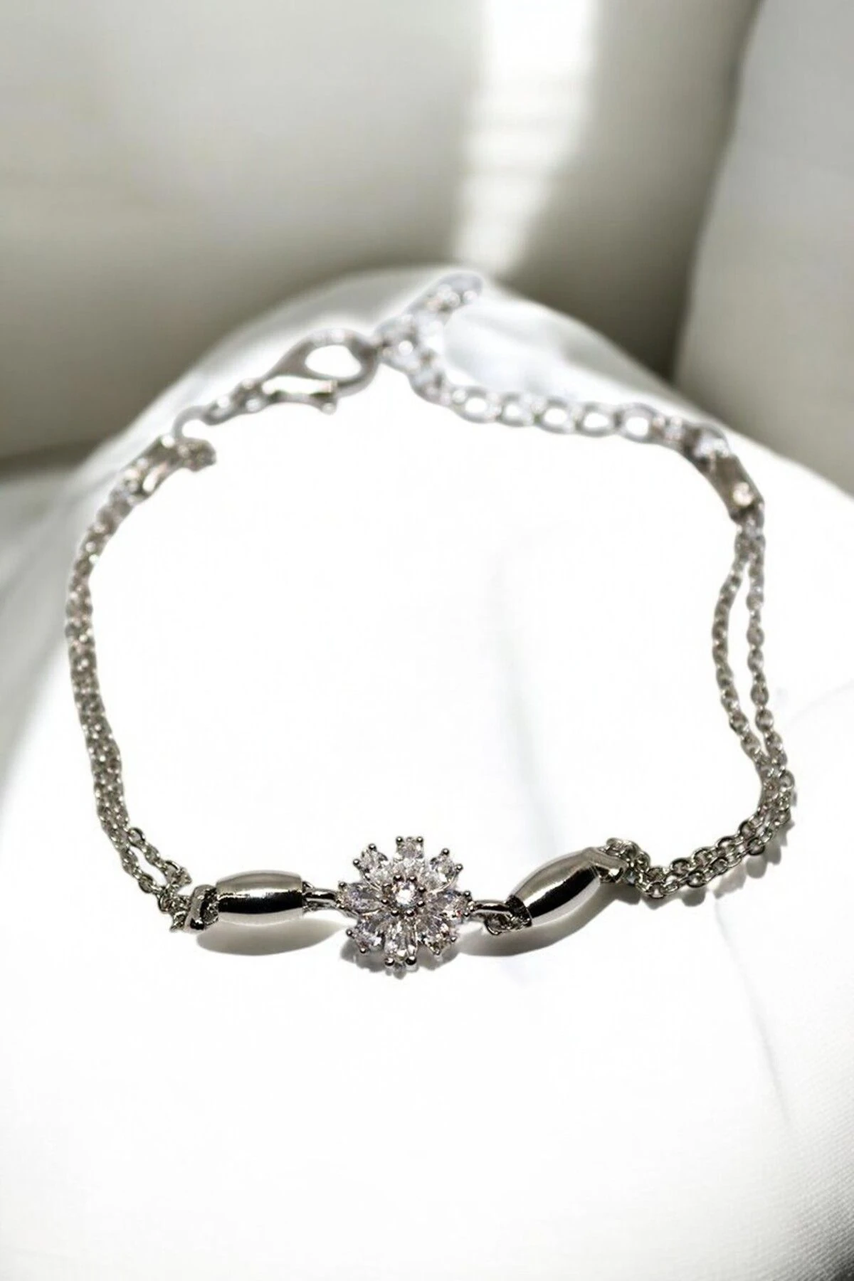 Gümüş Kaplama Çiçek Tasarımlı Gümüş Kaplamalı Zirkon Taşlı Bileklik