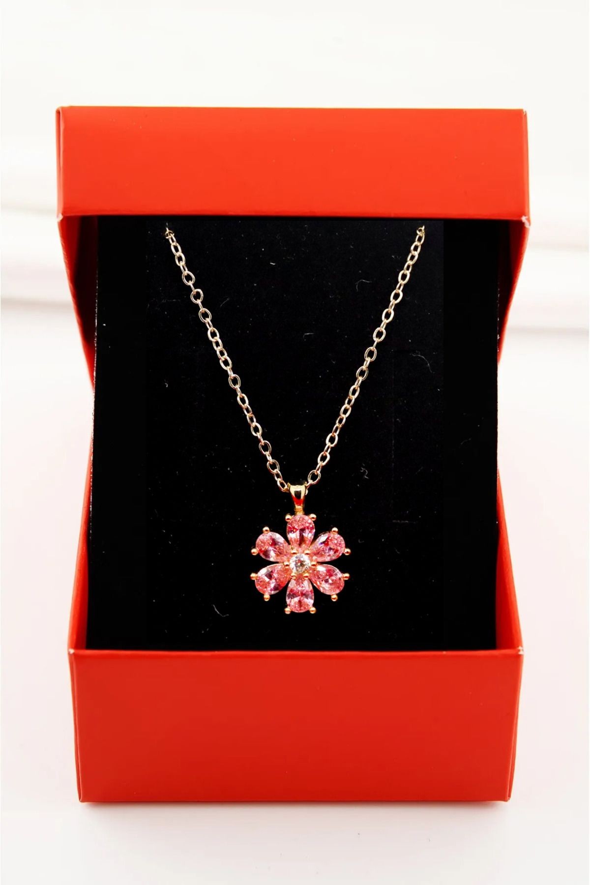 gold-pembe