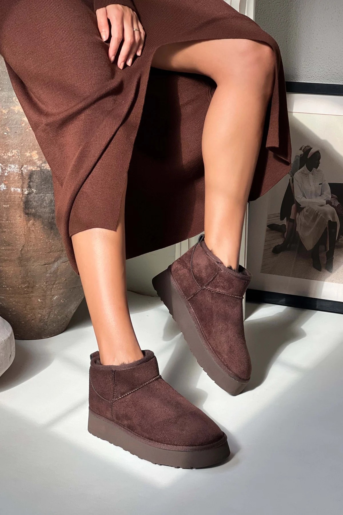 Ugg Yüksek Mini Logolu Classic İçi Kürklü Süet Bot - Kahve