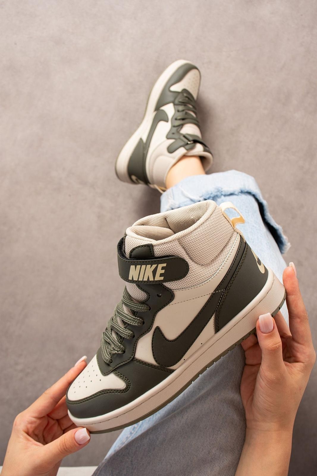 Jordan Sneakers - Haki Krem