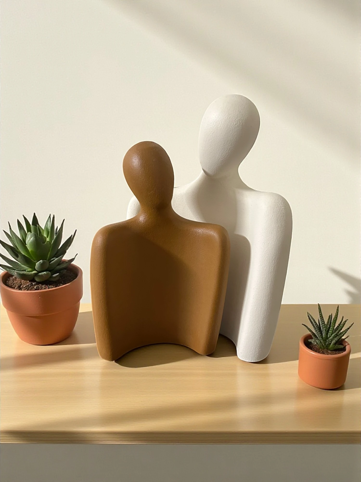 Sonsuz Bağlılık: 'Aşkın Dansı' İkili Modern Biblo Seti (24 cm)