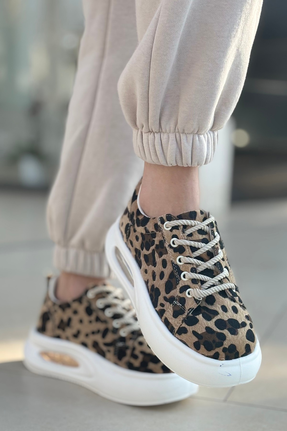 Awol 5750-DM Mat Deri Hava Taban Kadın Spor Ayakkabı - leopar