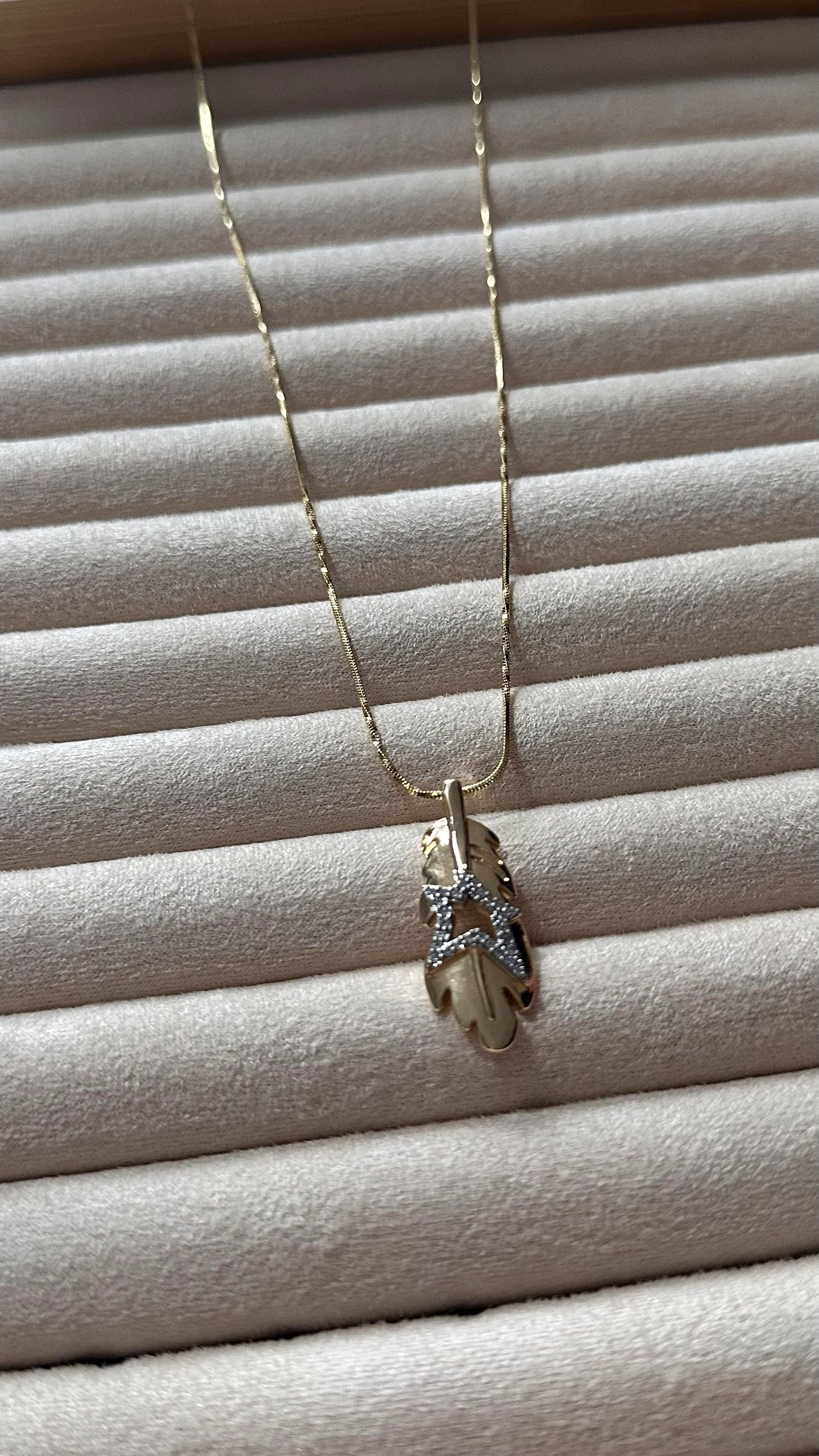 ithal marka tüy model kolye