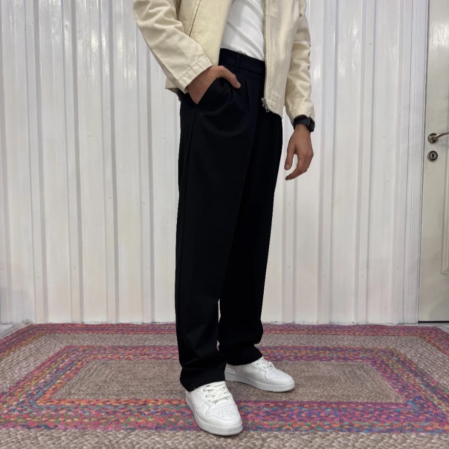 Konforlu ve Şık: Relax Fit Siyah Kumaş Pantolon