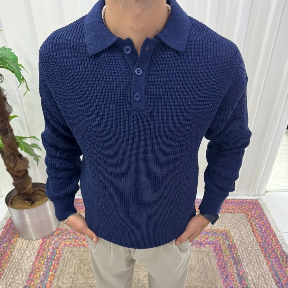 Dokulu Şıklık: Relax Fit Lacivert Polo Yaka Triko