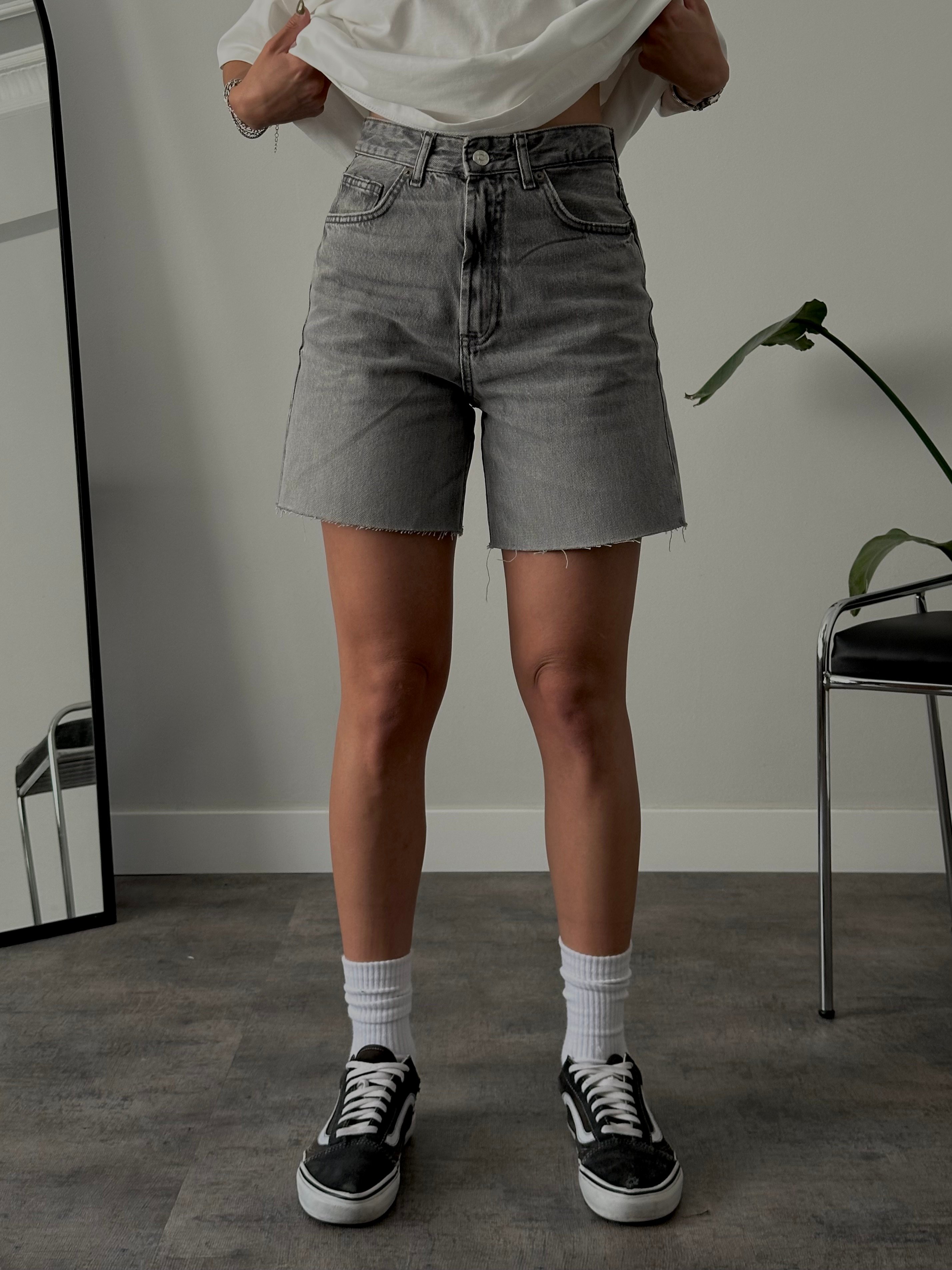 Yüksek Bel Denim Şort - Yıkamalı Gri Denim